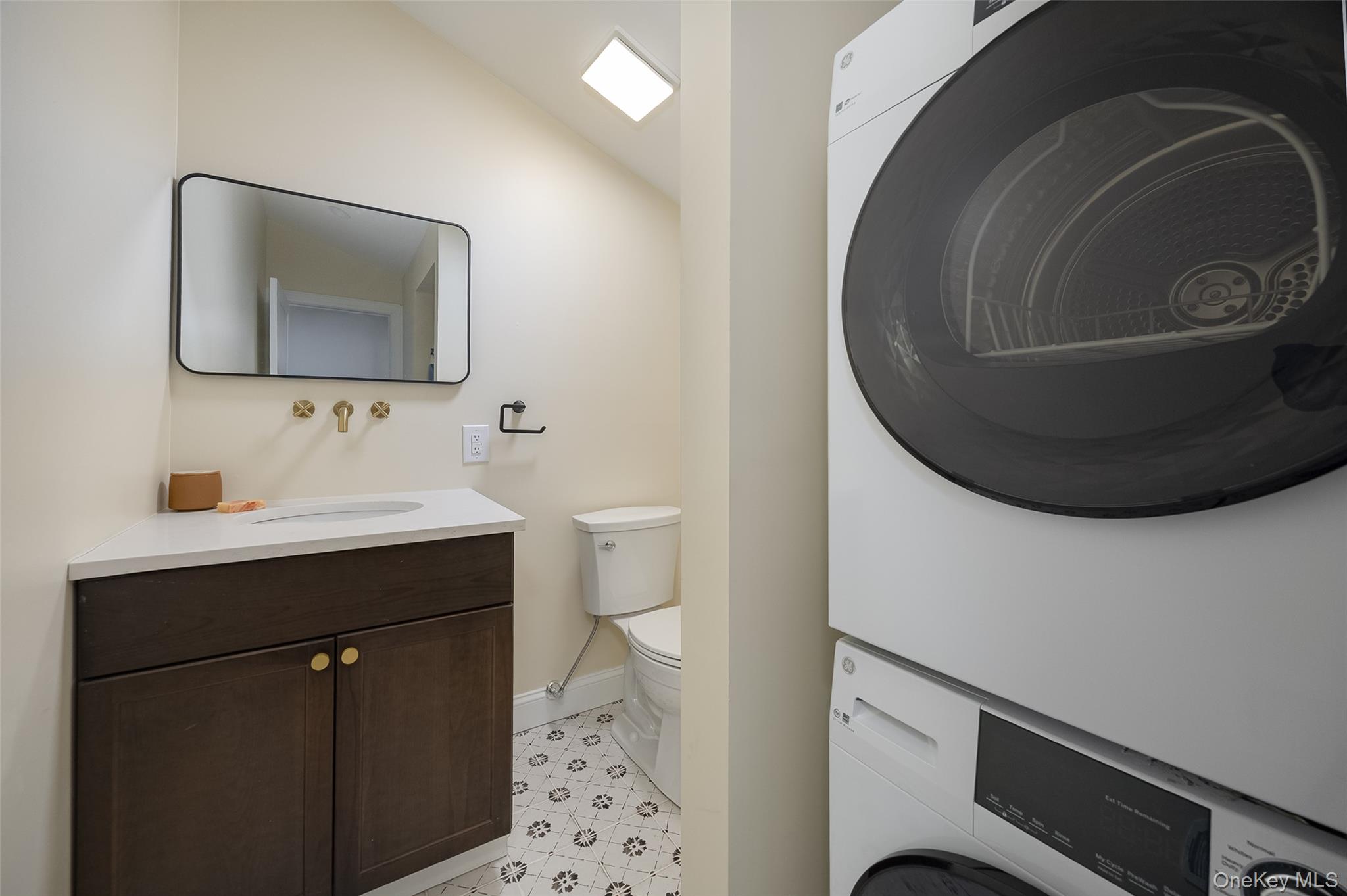 #16 photo, 534-536 River Road, Rhinebeck , NY 12572