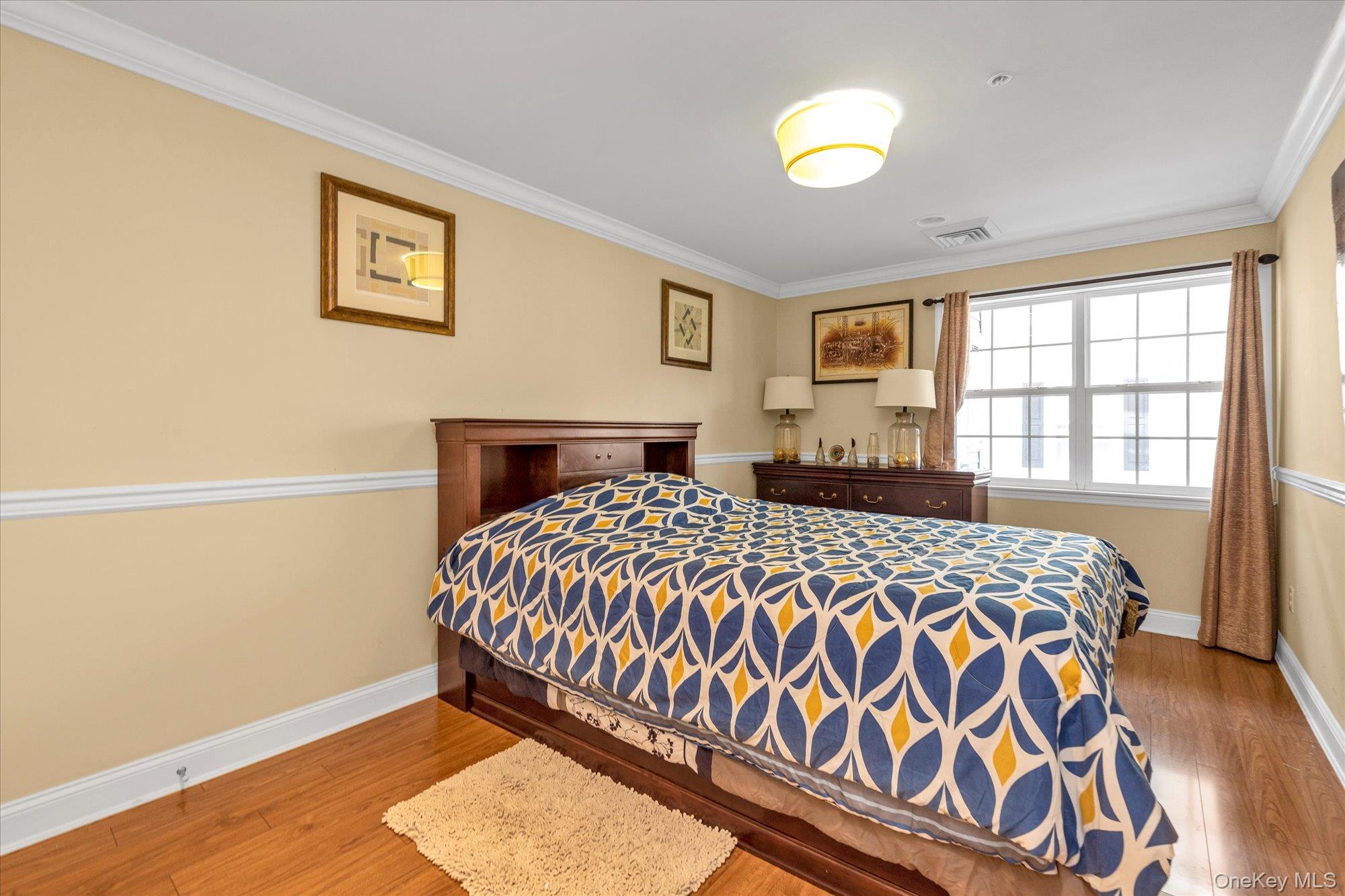 #11 photo, 817 Willow Lane, Valley Stream , NY 11580