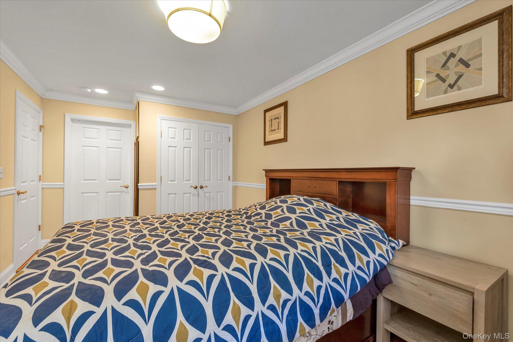 #12 photo, 817 Willow Lane, Valley Stream , NY 11580