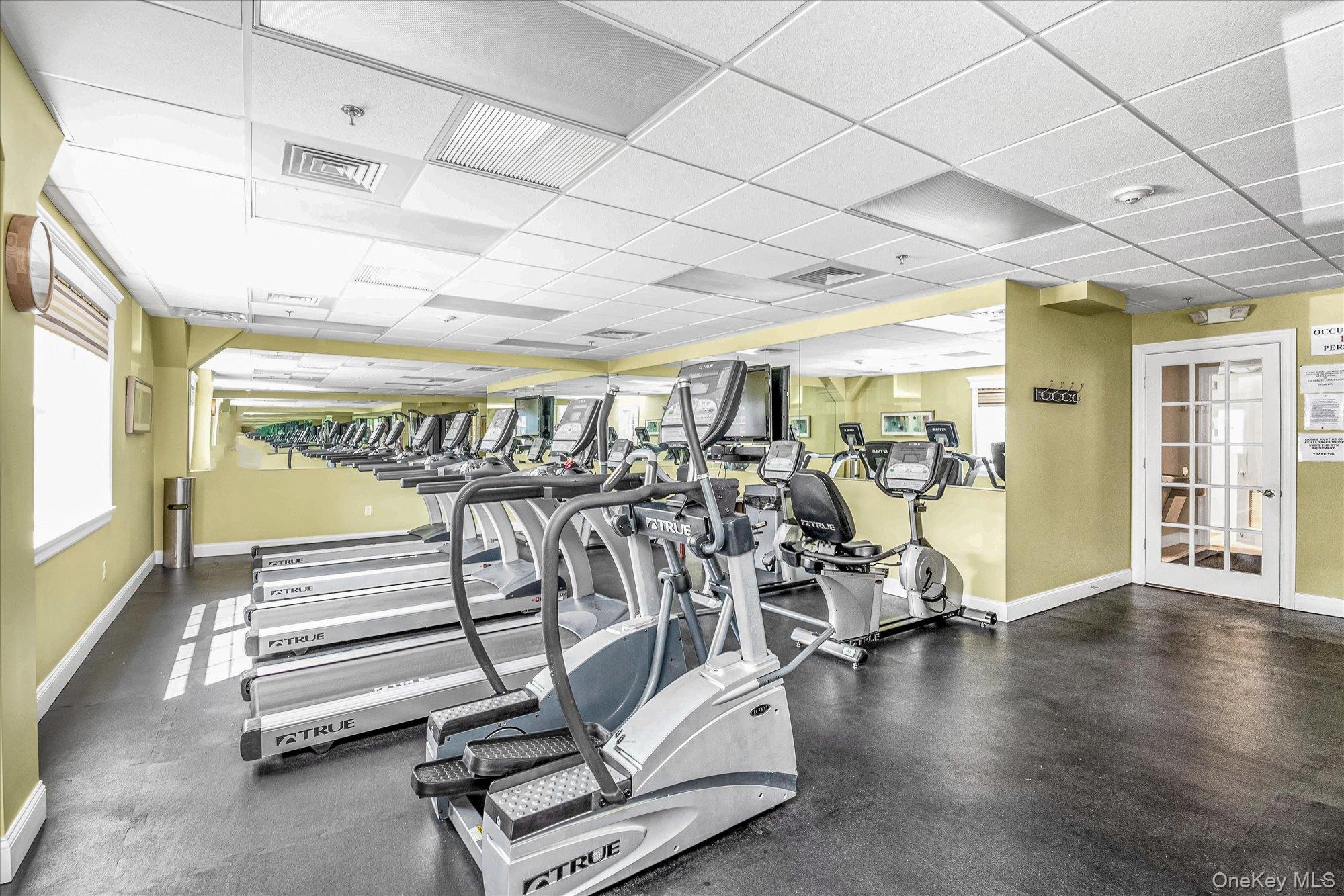 #18 photo, 817 Willow Lane, Valley Stream , NY 11580