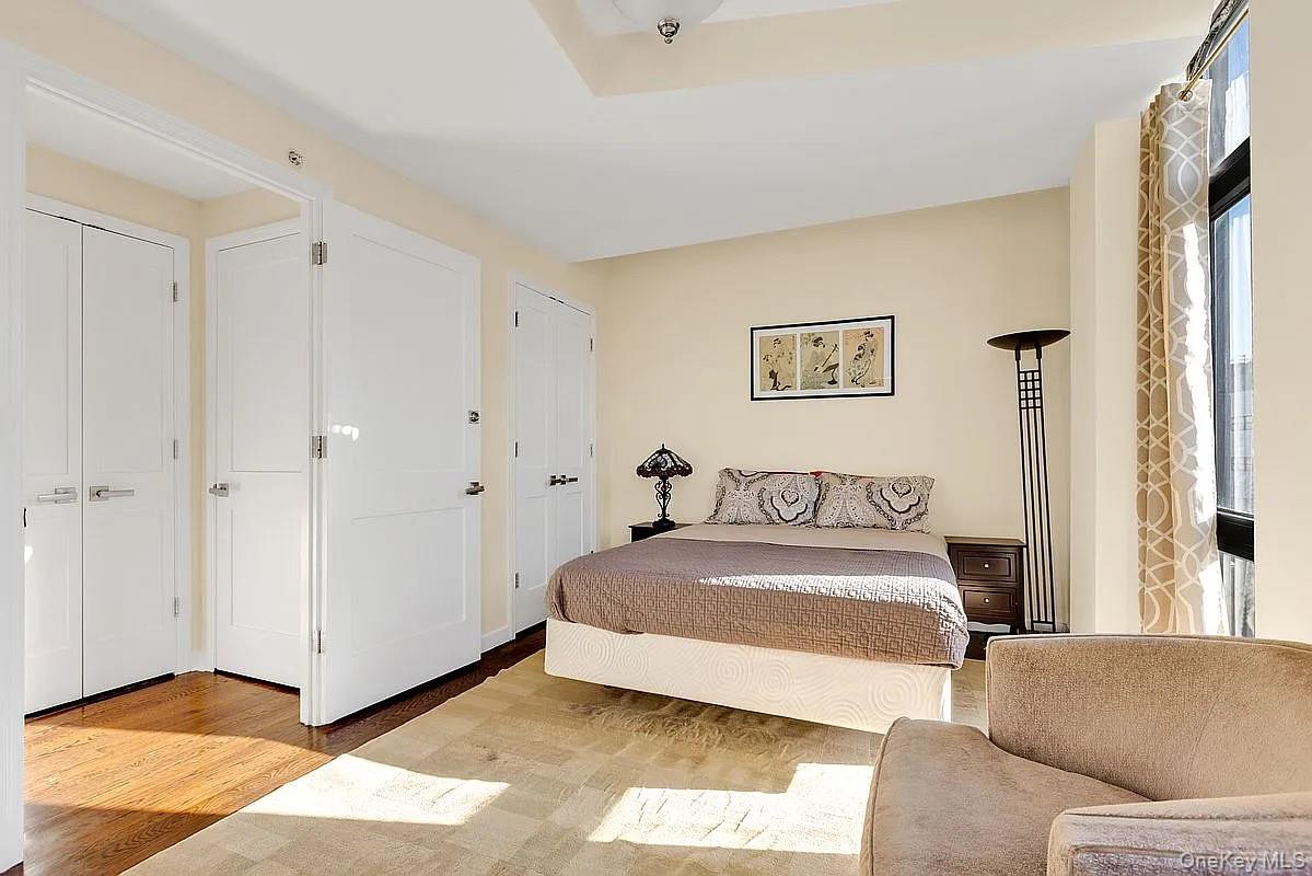 #15 photo, 2833 Ocean Parkway, Brooklyn , NY 11235