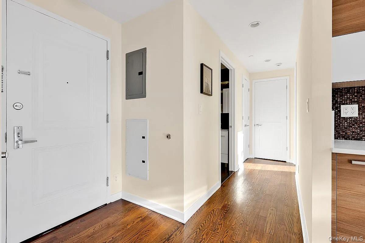 #18 photo, 2833 Ocean Parkway, Brooklyn , NY 11235