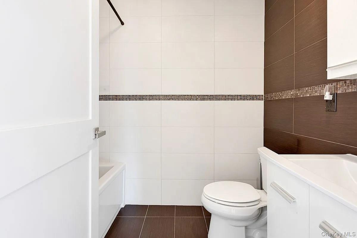 #20 photo, 2833 Ocean Parkway, Brooklyn , NY 11235