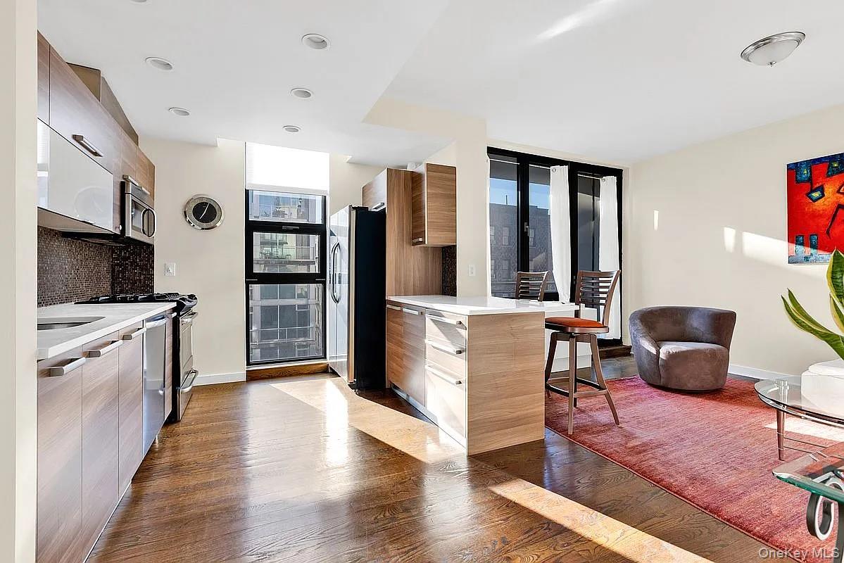 #3 photo, 2833 Ocean Parkway, Brooklyn , NY 11235