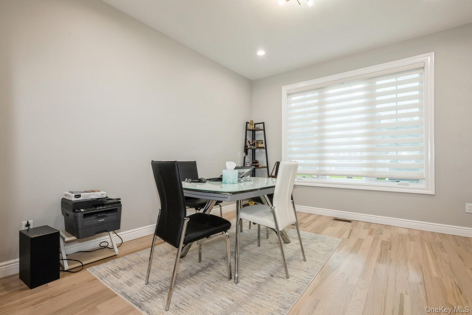 #14 photo, 215 Marguerite Ave, ناسو South Floral Park , NY 11001