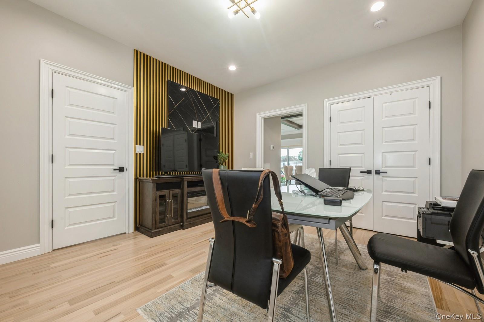 #16 photo, 215 Marguerite Ave, ناسو South Floral Park , NY 11001