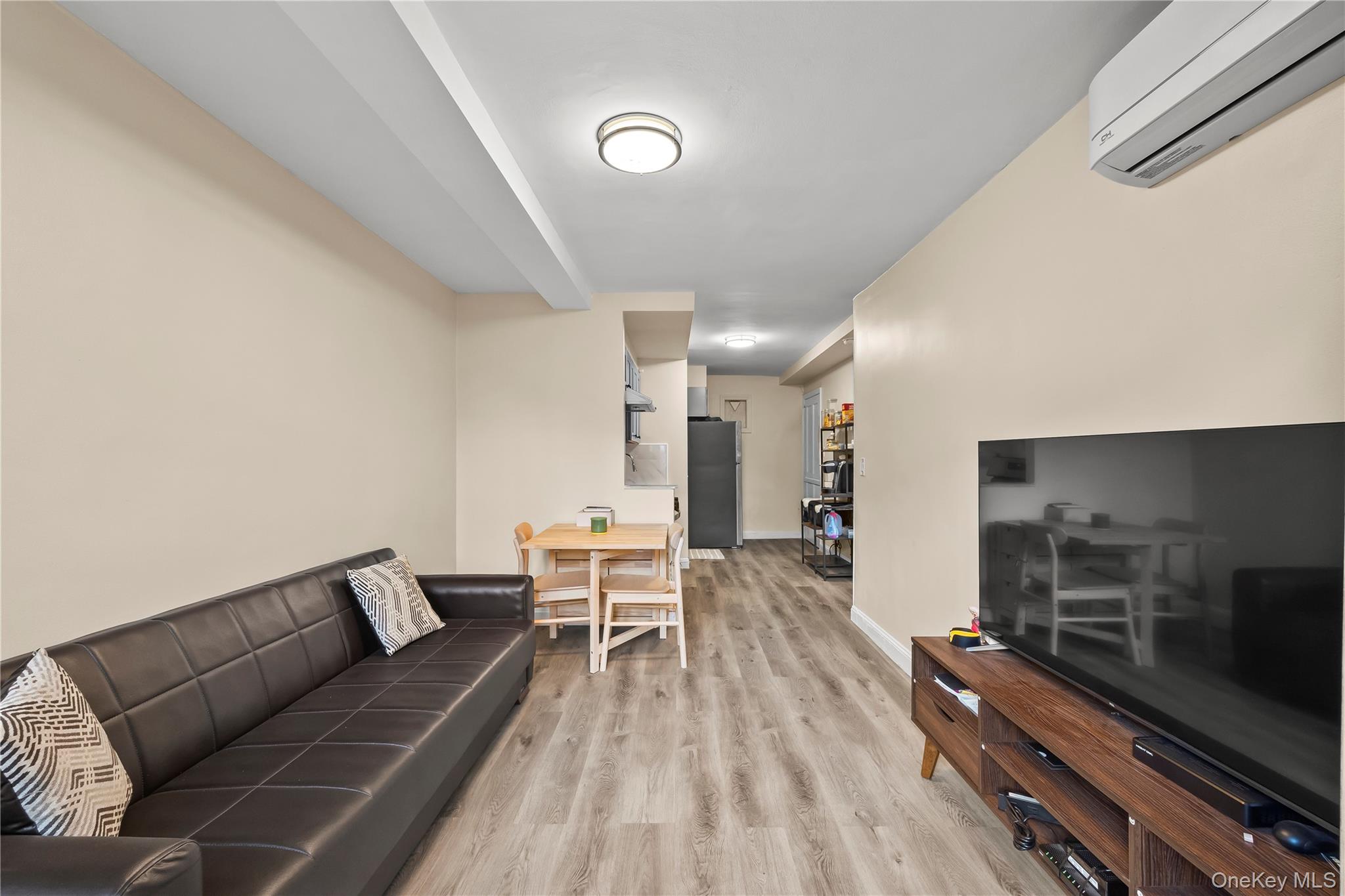 #10 photo, 6028 Wetherole Street, كوينز Elmhurst , NY 11373