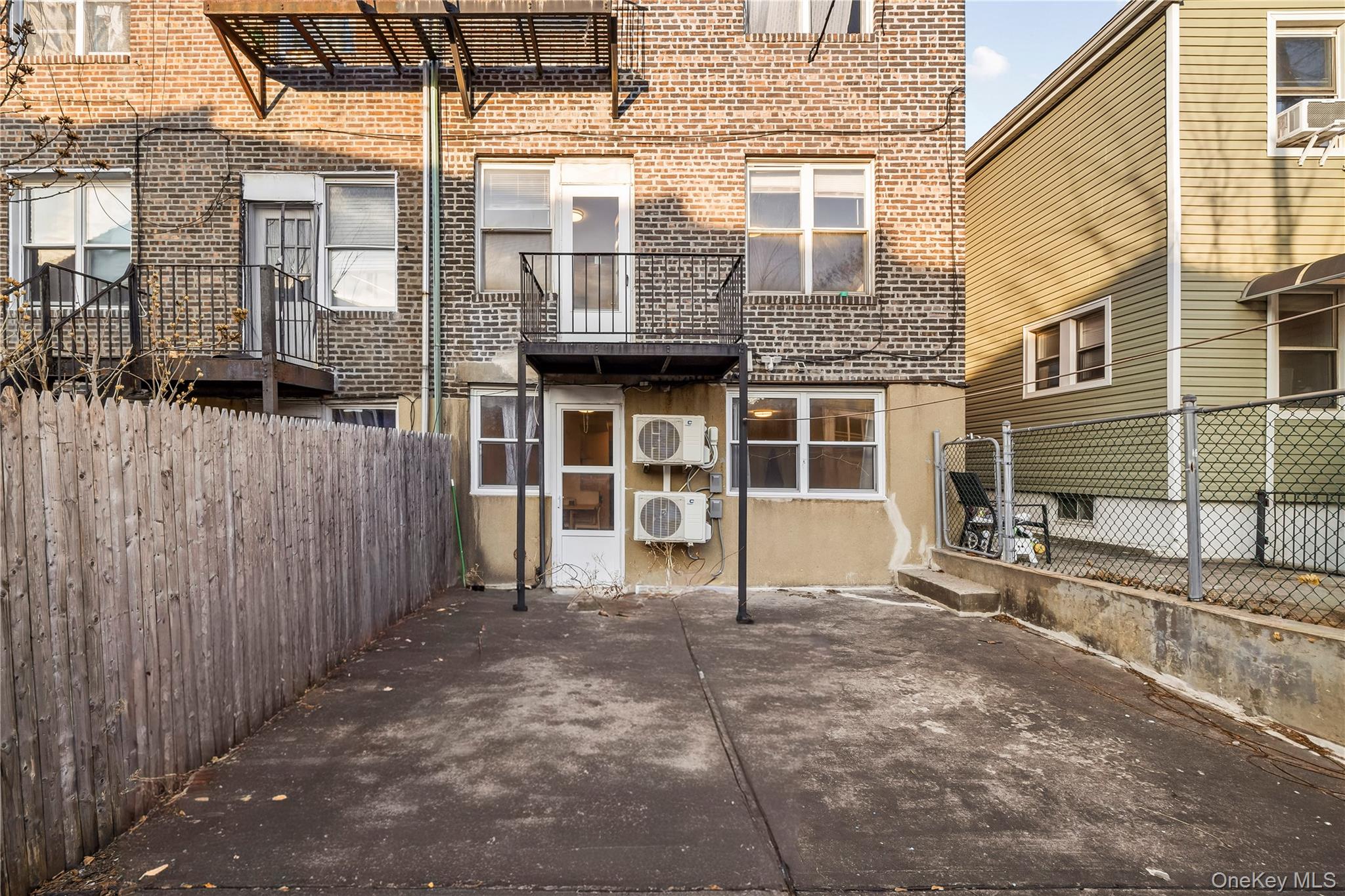 #11 photo, 6028 Wetherole Street, كوينز Elmhurst , NY 11373