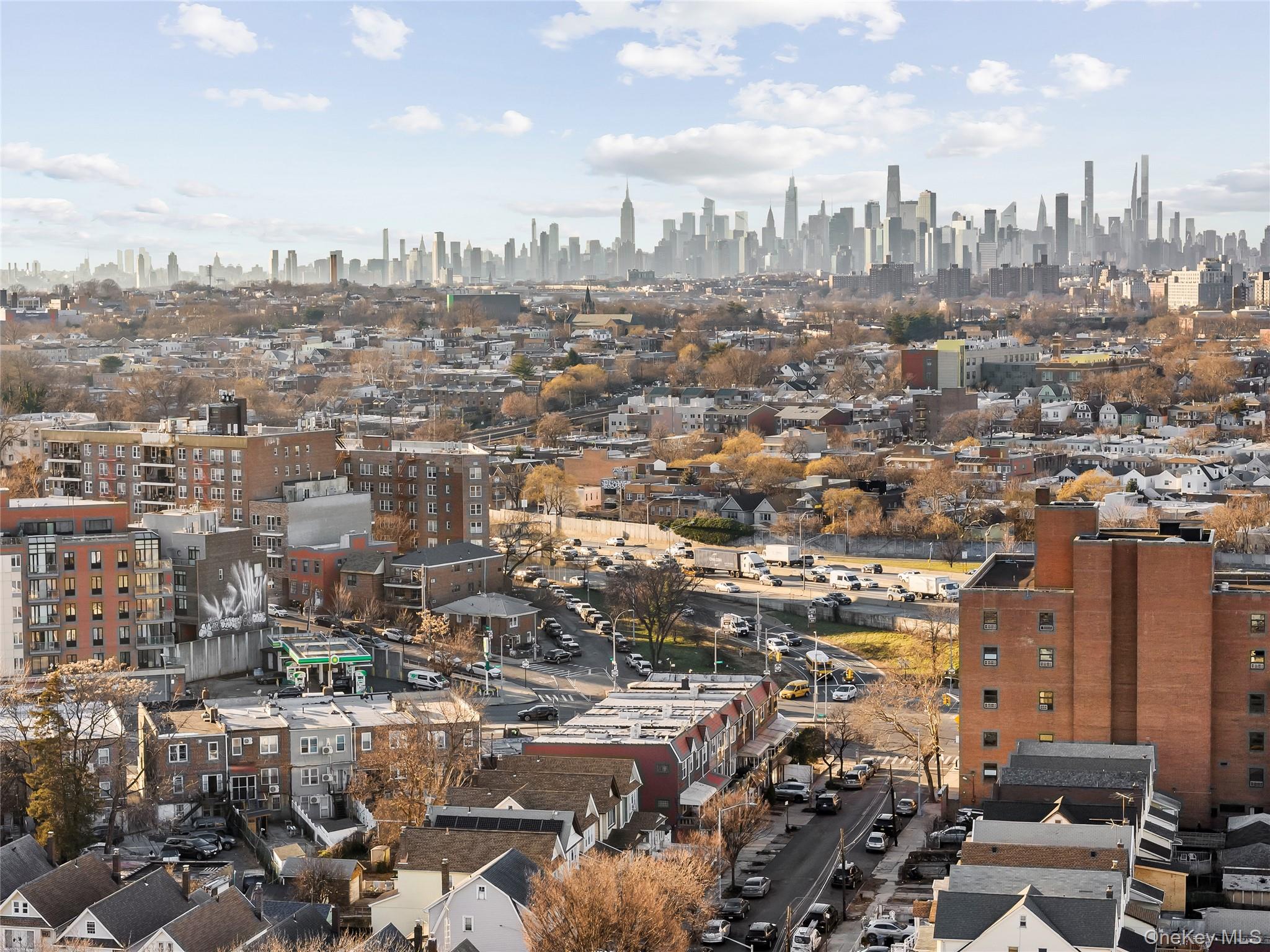 #3 photo, 6028 Wetherole Street, كوينز Elmhurst , NY 11373