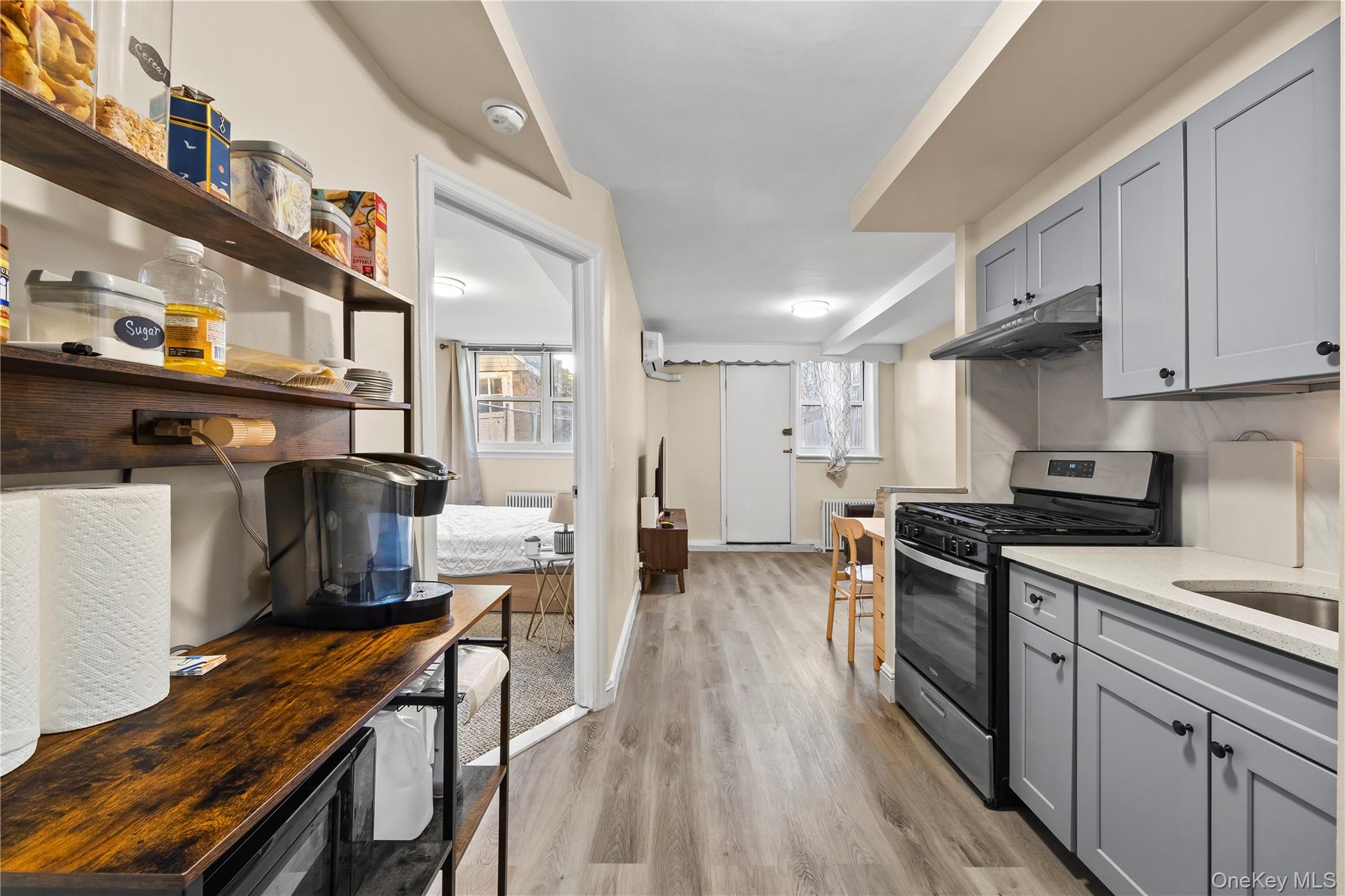 #7 photo, 6028 Wetherole Street, كوينز Elmhurst , NY 11373