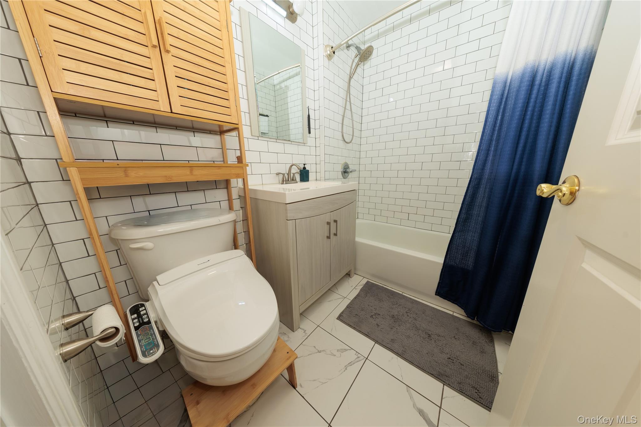 #10 photo, 23-23 31st Ave, קווינס Astoria , NY 11106