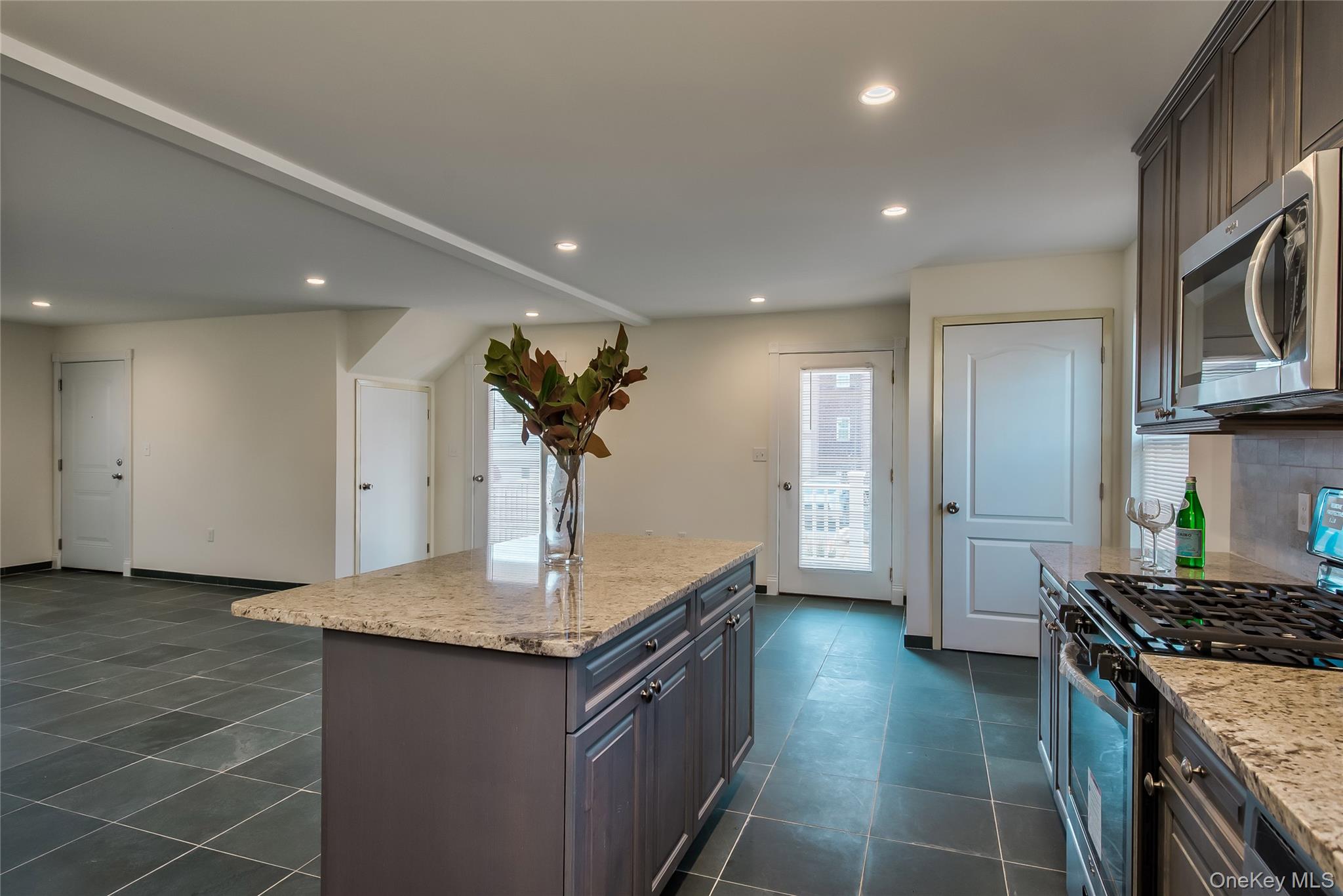 #7 photo, 36 Carney, Glen Cove , NY 11542