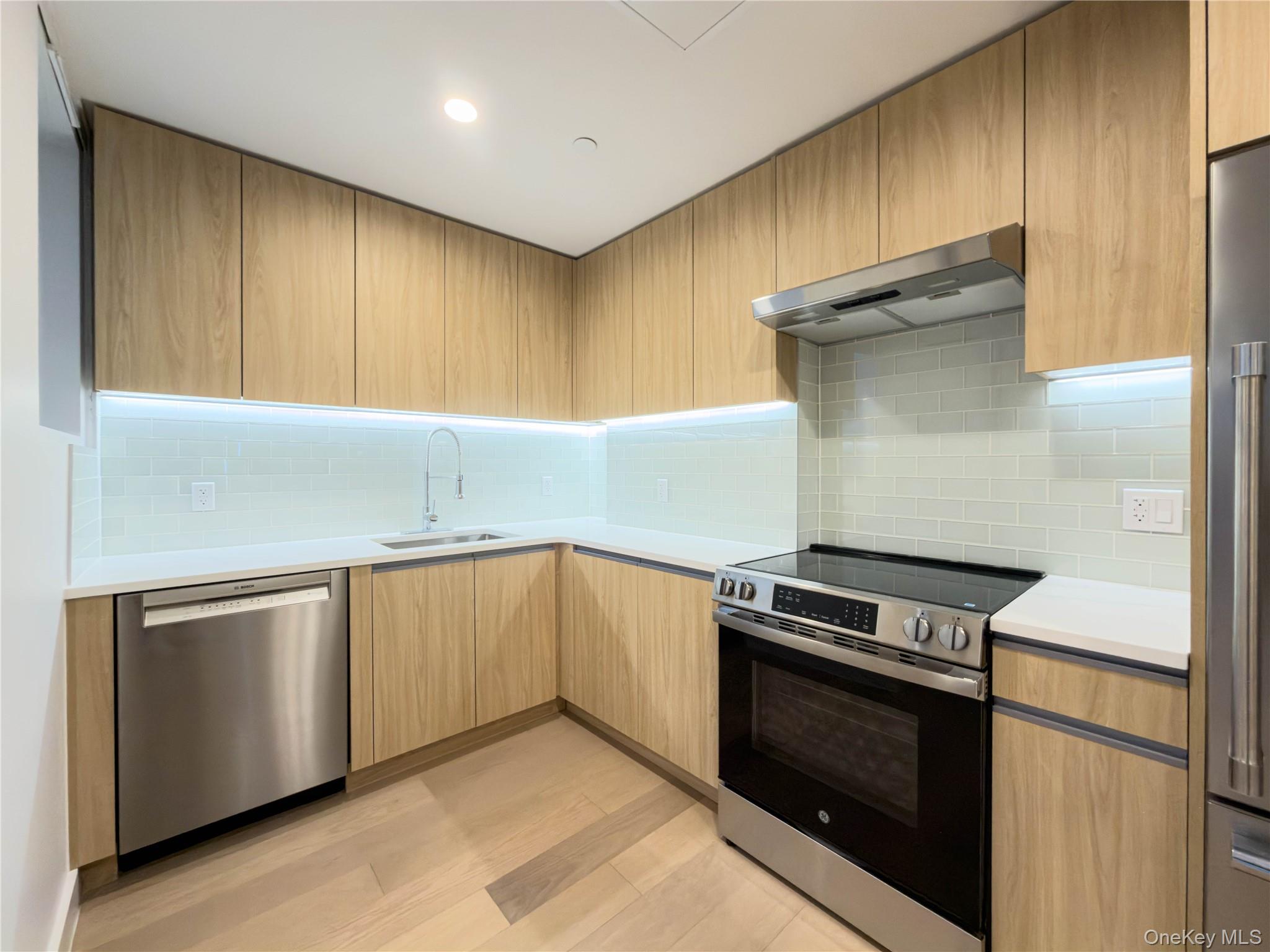 #5 photo, 150-02 Northern Boulevard, كوينز Flushing , NY 11354