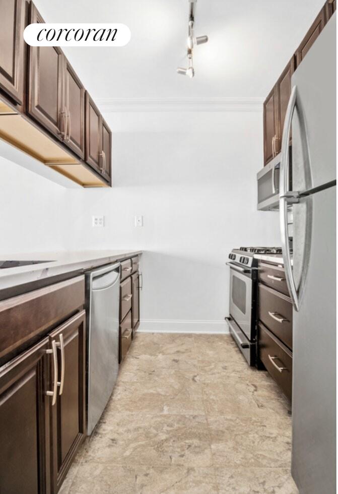 #4 photo, 393 W 49TH Street, Hell's Kitchen , NY 10019