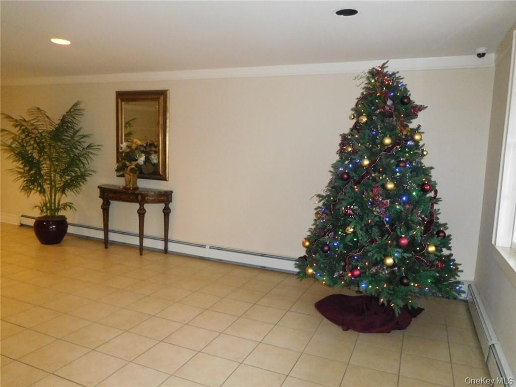 #3 photo, 4 Consulate Drive, Tuckahoe , NY 10707