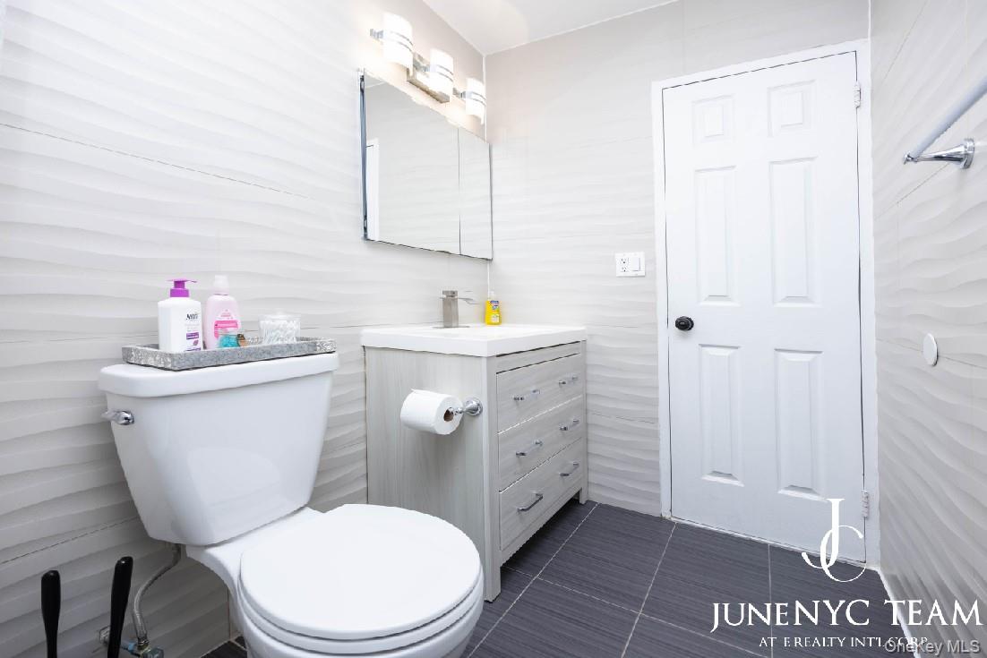 #13 photo, 152-18 Union Turnpike, Flushing , NY 11367