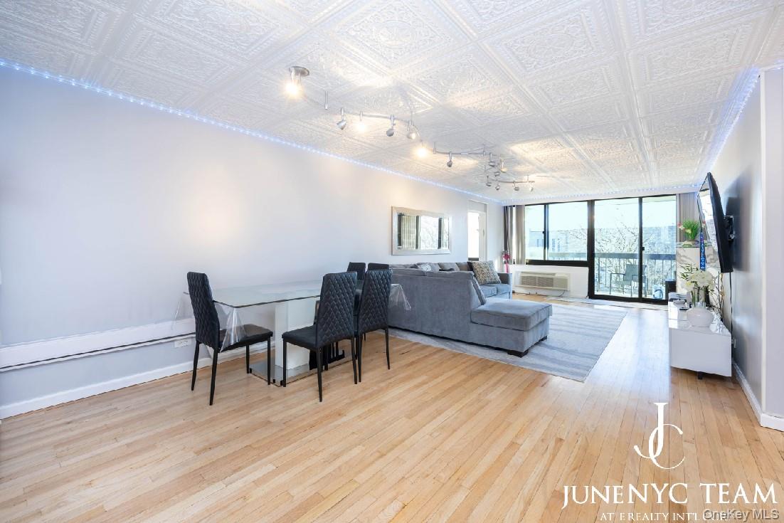 #17 photo, 152-18 Union Turnpike, Flushing , NY 11367