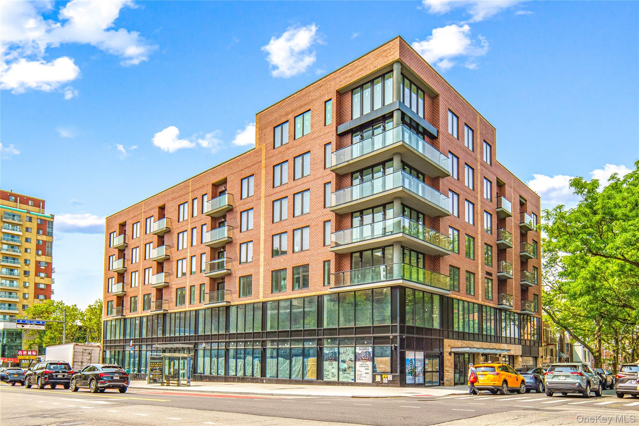 #1 photo, 13450 Blossom Avenue, 法拉盛 Flushing , NY 11355