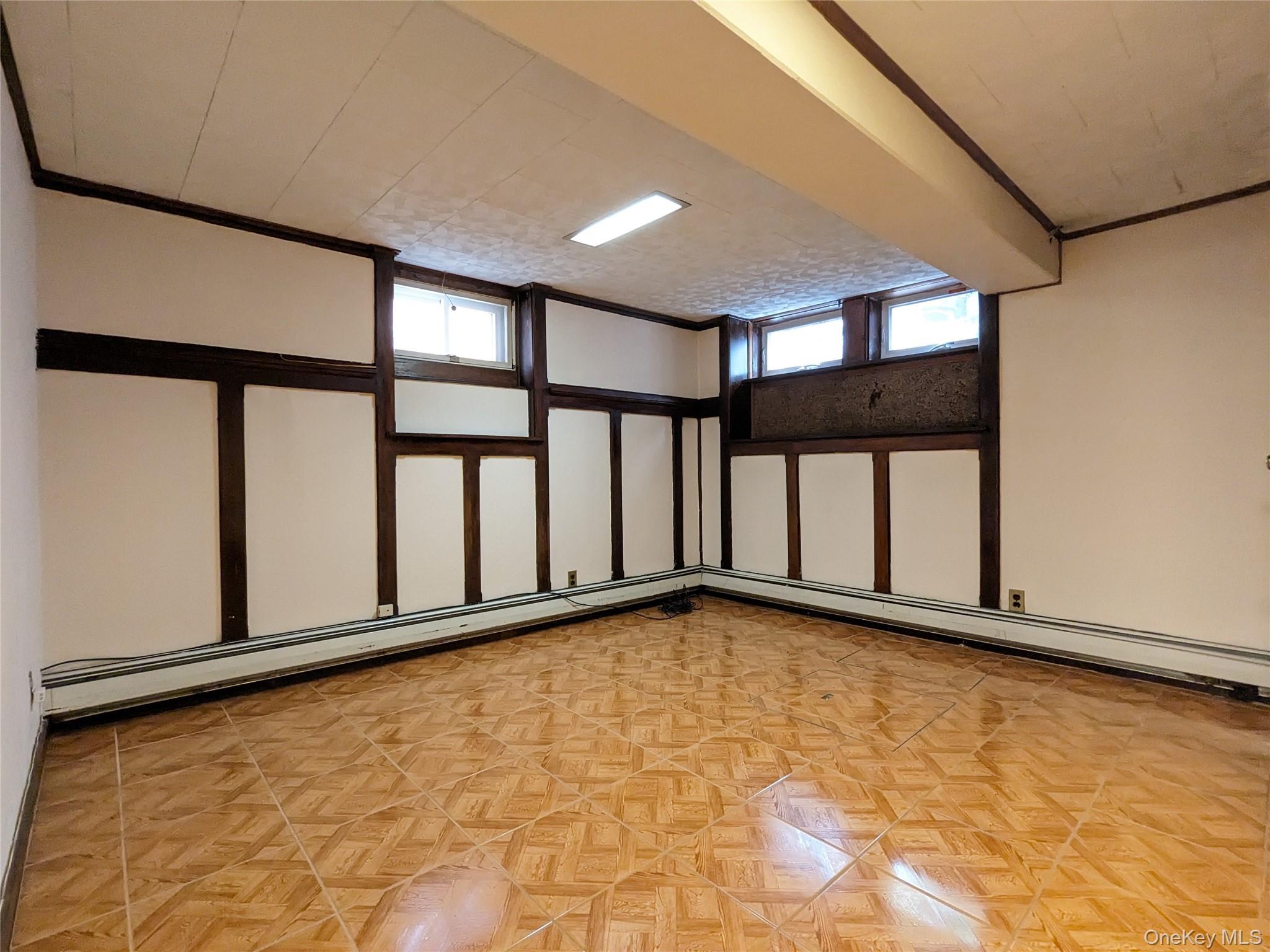 #11 photo, 6828 Alderton Street, كوينز Rego Park , NY 11374