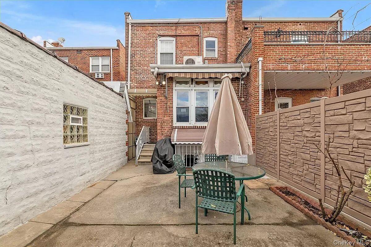 #3 photo, 6828 Alderton Street, كوينز Rego Park , NY 11374