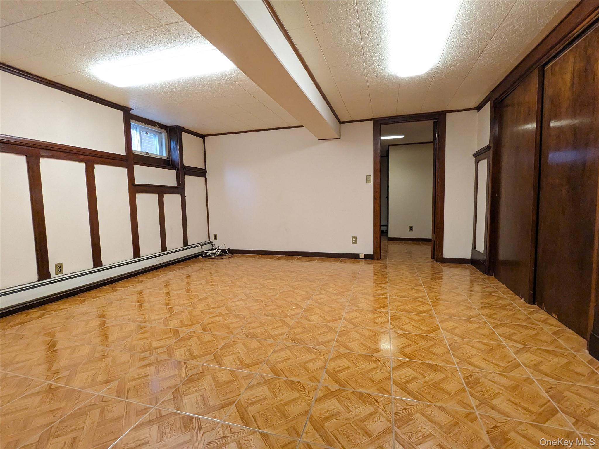 #6 photo, 6828 Alderton Street, كوينز Rego Park , NY 11374