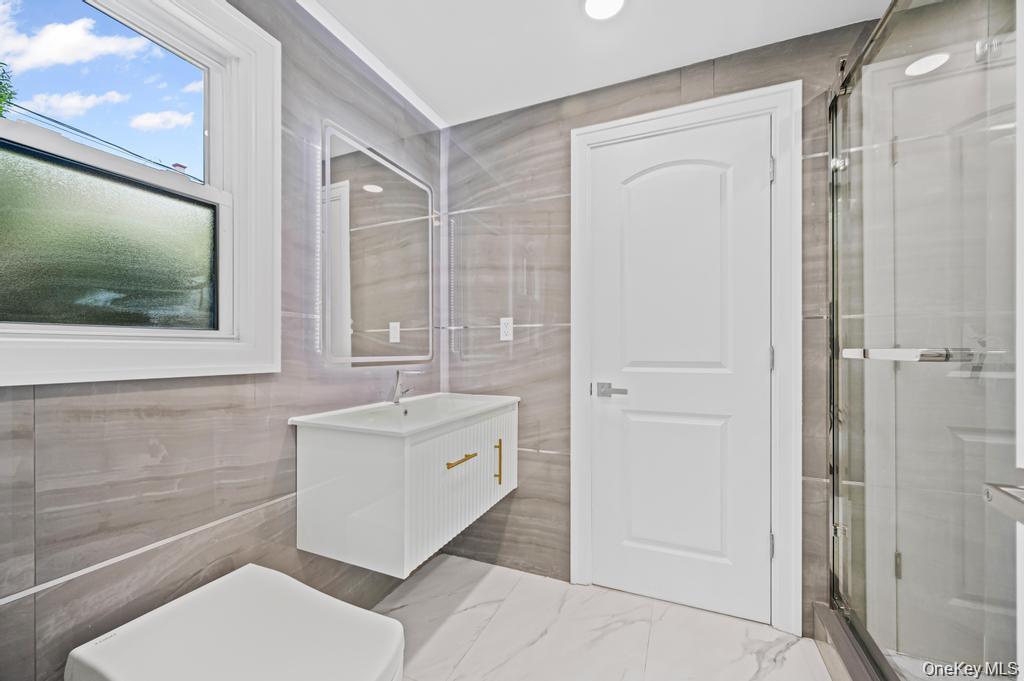 #17 photo, 1 Saratoga Street, ناسو Lido Beach , NY 11561