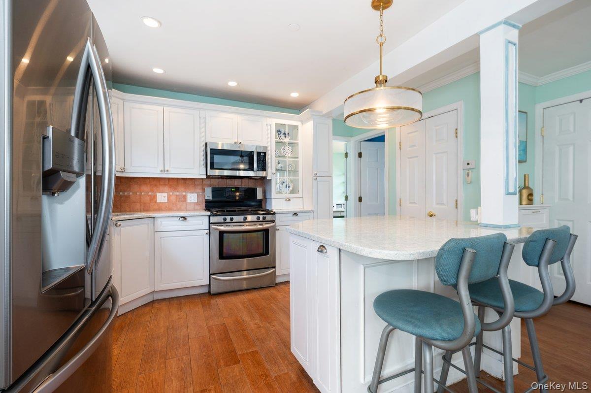 #11 photo, 103 Connecticut Avenue, ناسو Long Beach , NY 11561