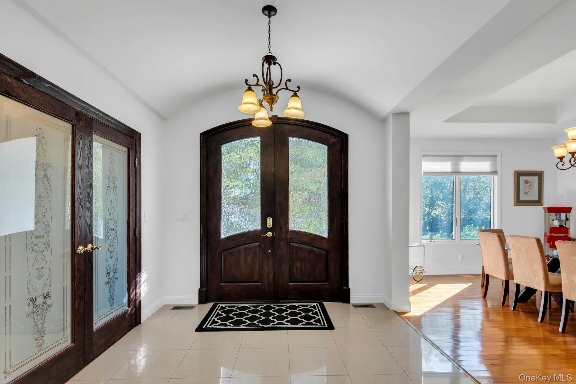 #5 photo, 10 Bay Woods Drive, Hampton Bays , NY 11946