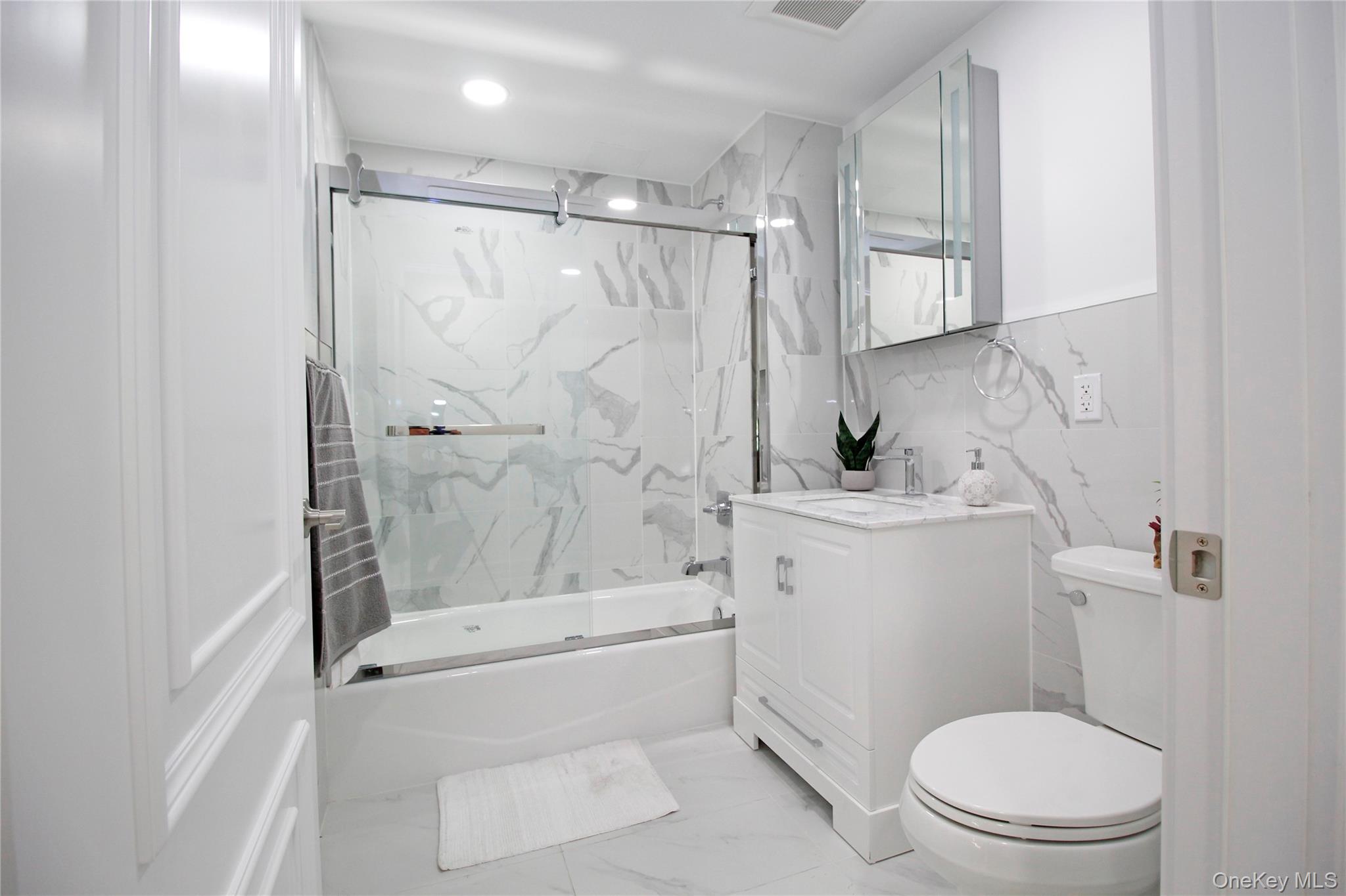 #4 photo, 13450 Blossom Avenue, 法拉盛 Flushing , NY 11355