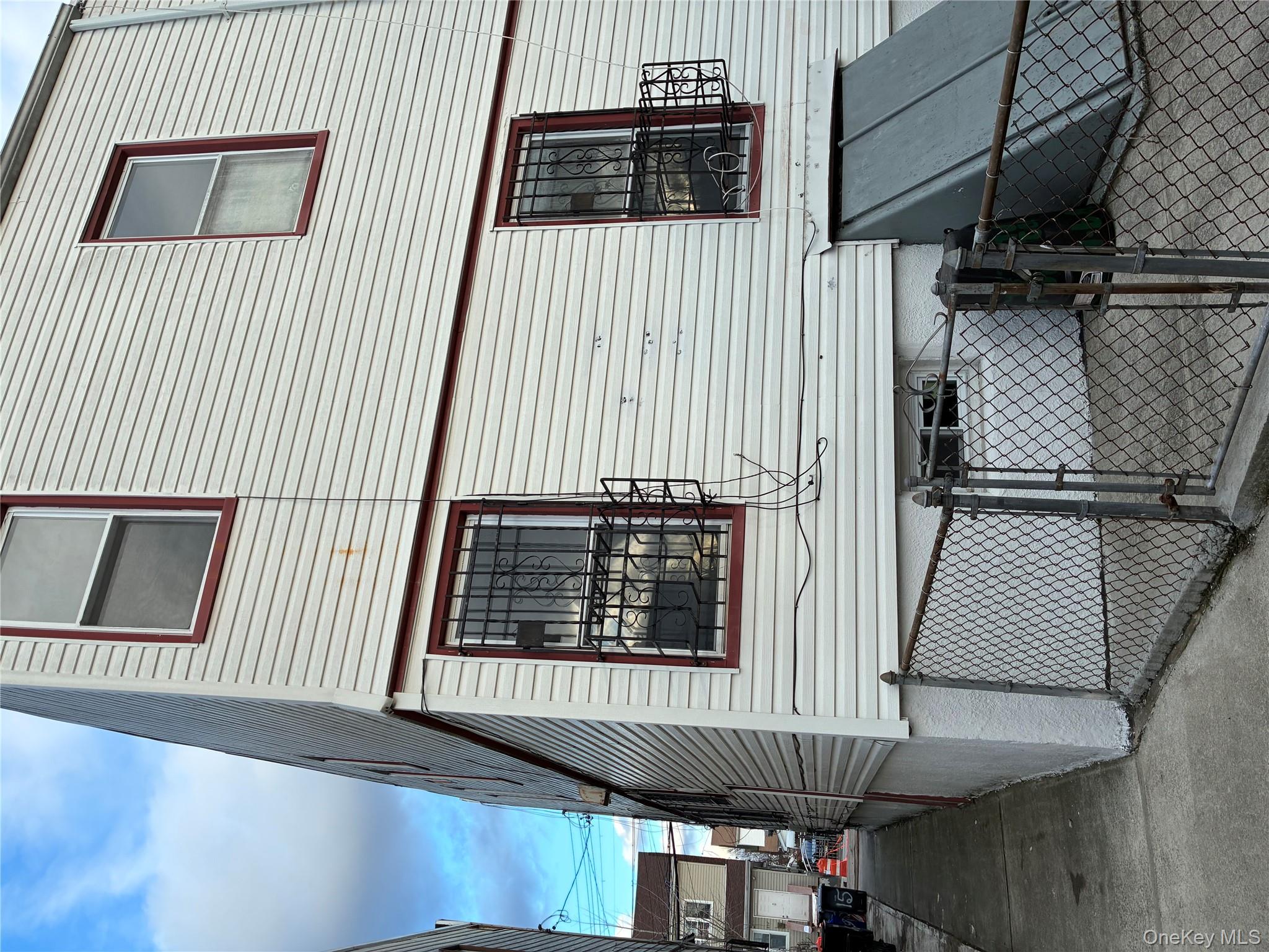 #2 photo, 8918 182nd Place, كوينز Hollis , NY 11423