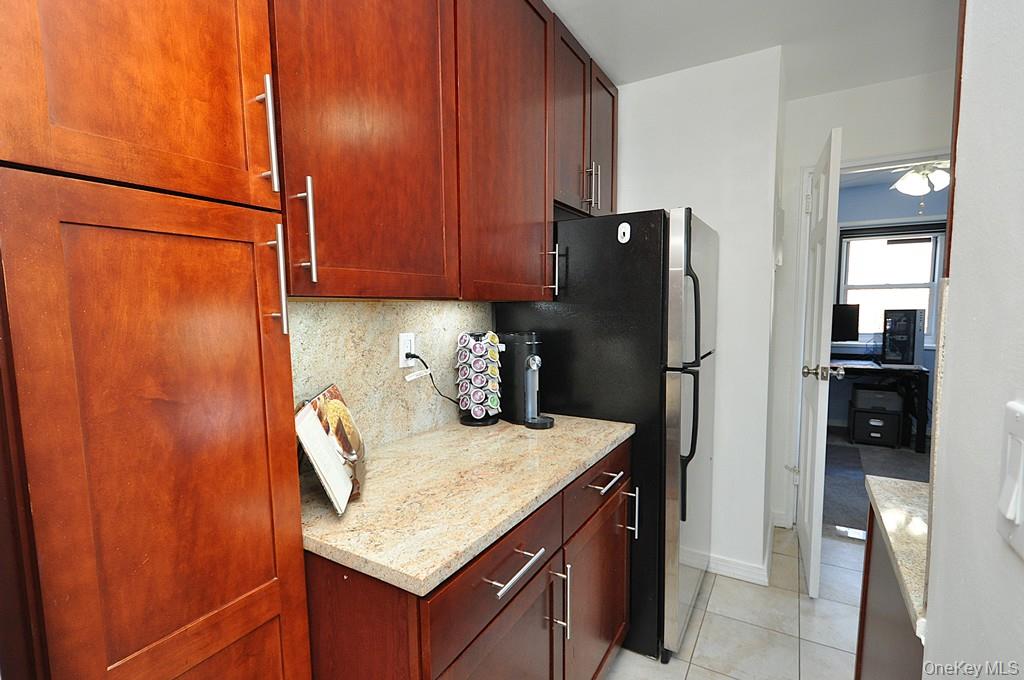 #13 photo, 111 E Hartsdale Avenue, 纽约州 Hartsdale , NY 10530