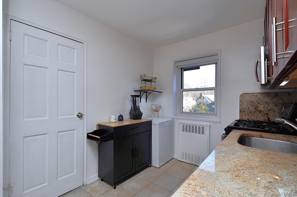 #15 photo, 111 E Hartsdale Avenue, 纽约州 Hartsdale , NY 10530