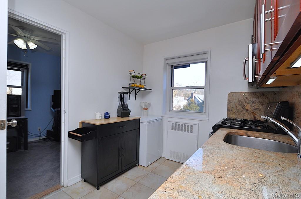 #16 photo, 111 E Hartsdale Avenue, 纽约州 Hartsdale , NY 10530