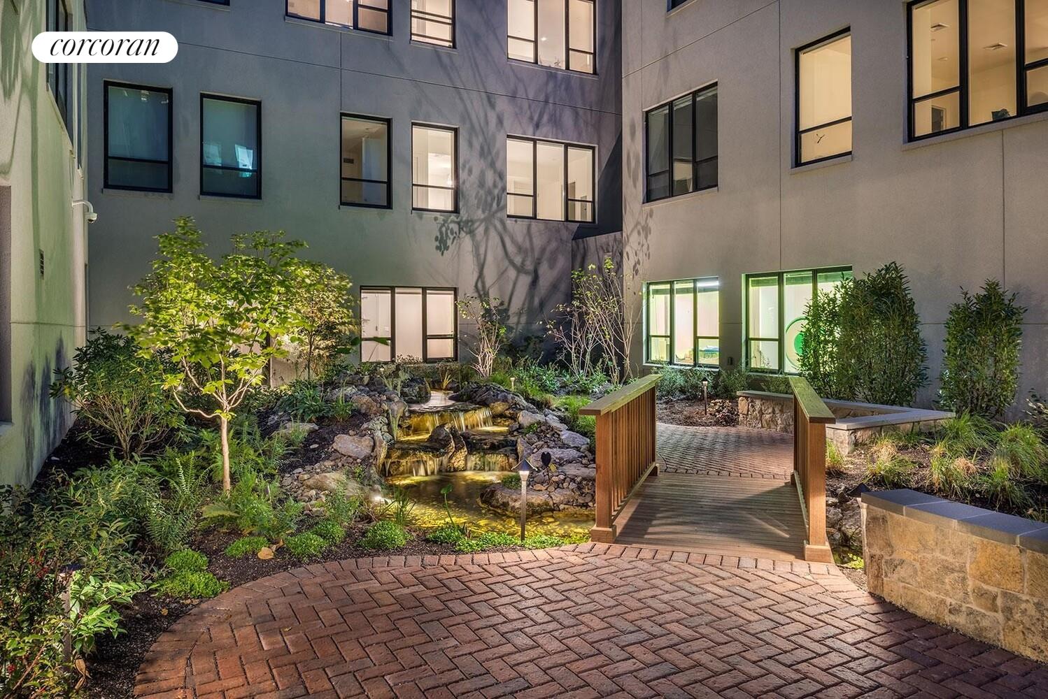 #15 photo, 416 W 52ND Street, מנהטן Hell's Kitchen , NY 10019