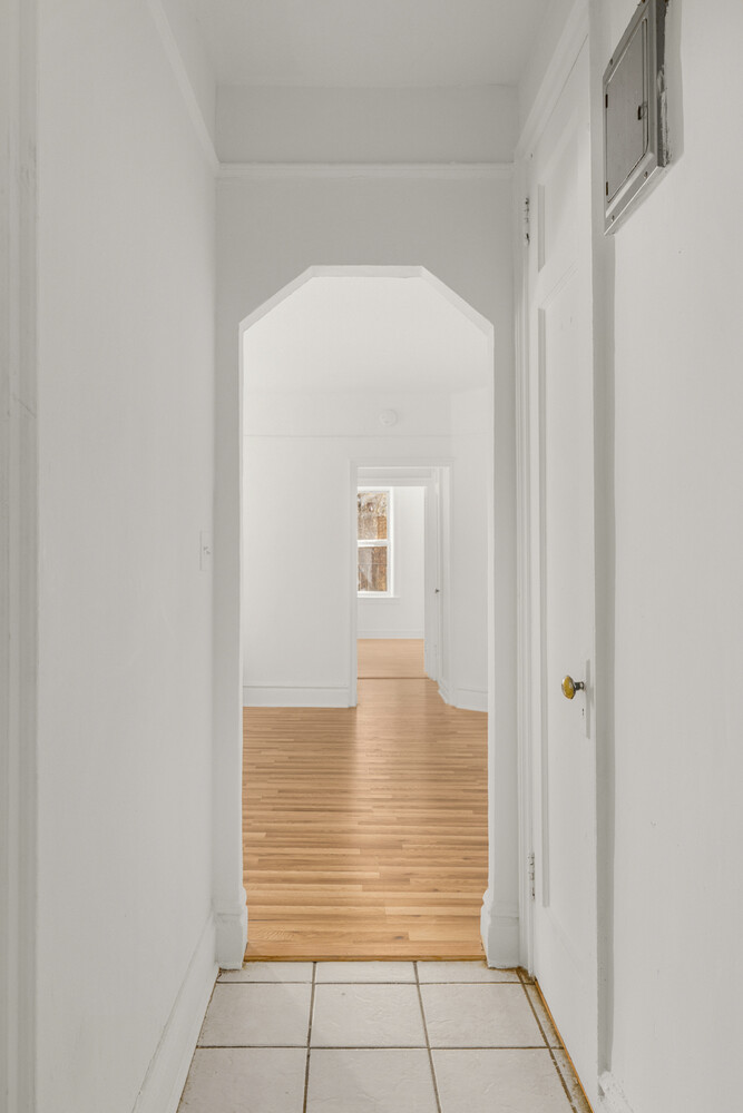 #7 photo, Astoria, Astoria , NY 11106