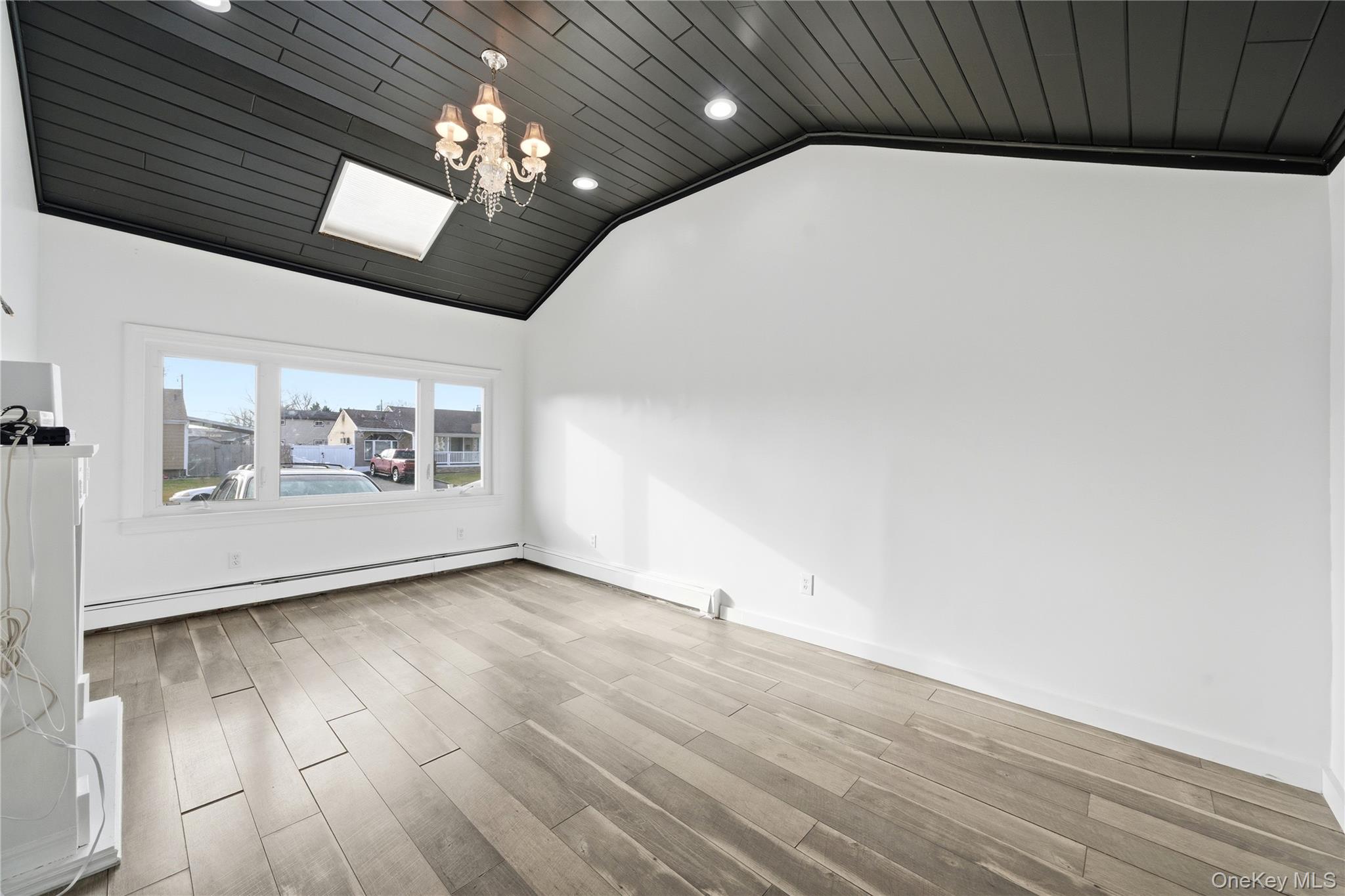 #19 photo, 57 Van Buren Street, 東長島 Brentwood , NY 11717