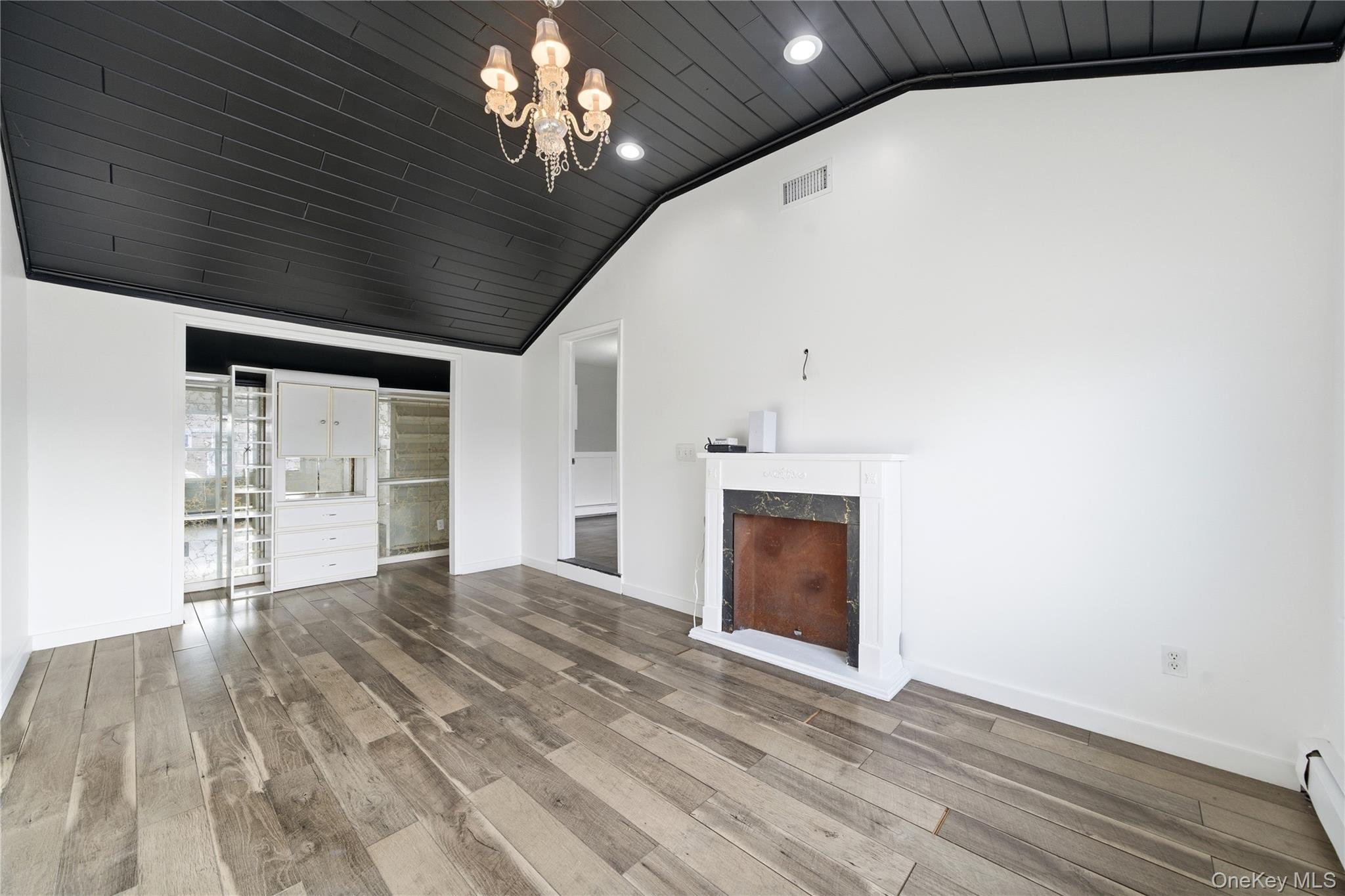 #20 photo, 57 Van Buren Street, 東長島 Brentwood , NY 11717