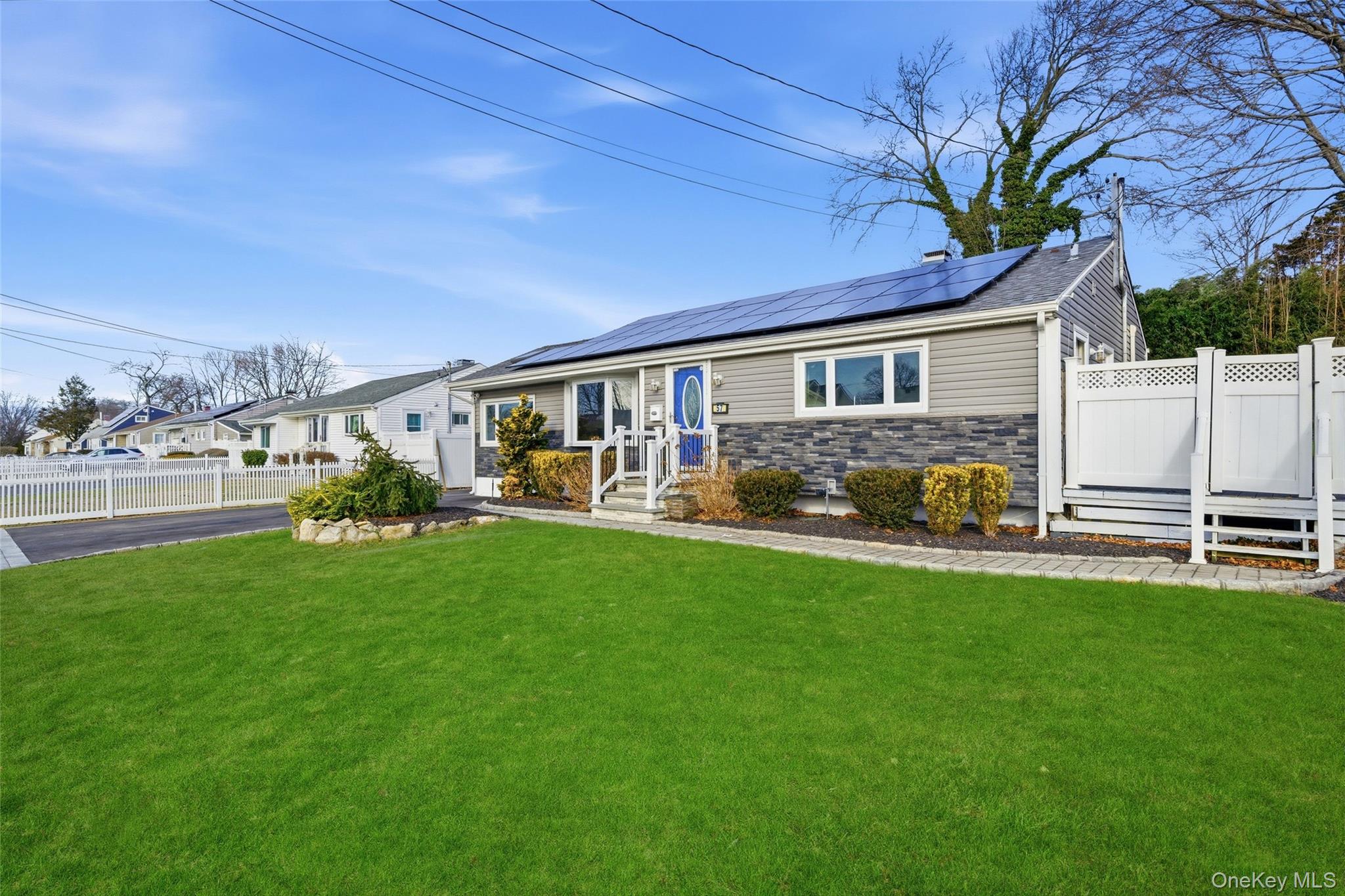 #3 photo, 57 Van Buren Street, 東長島 Brentwood , NY 11717