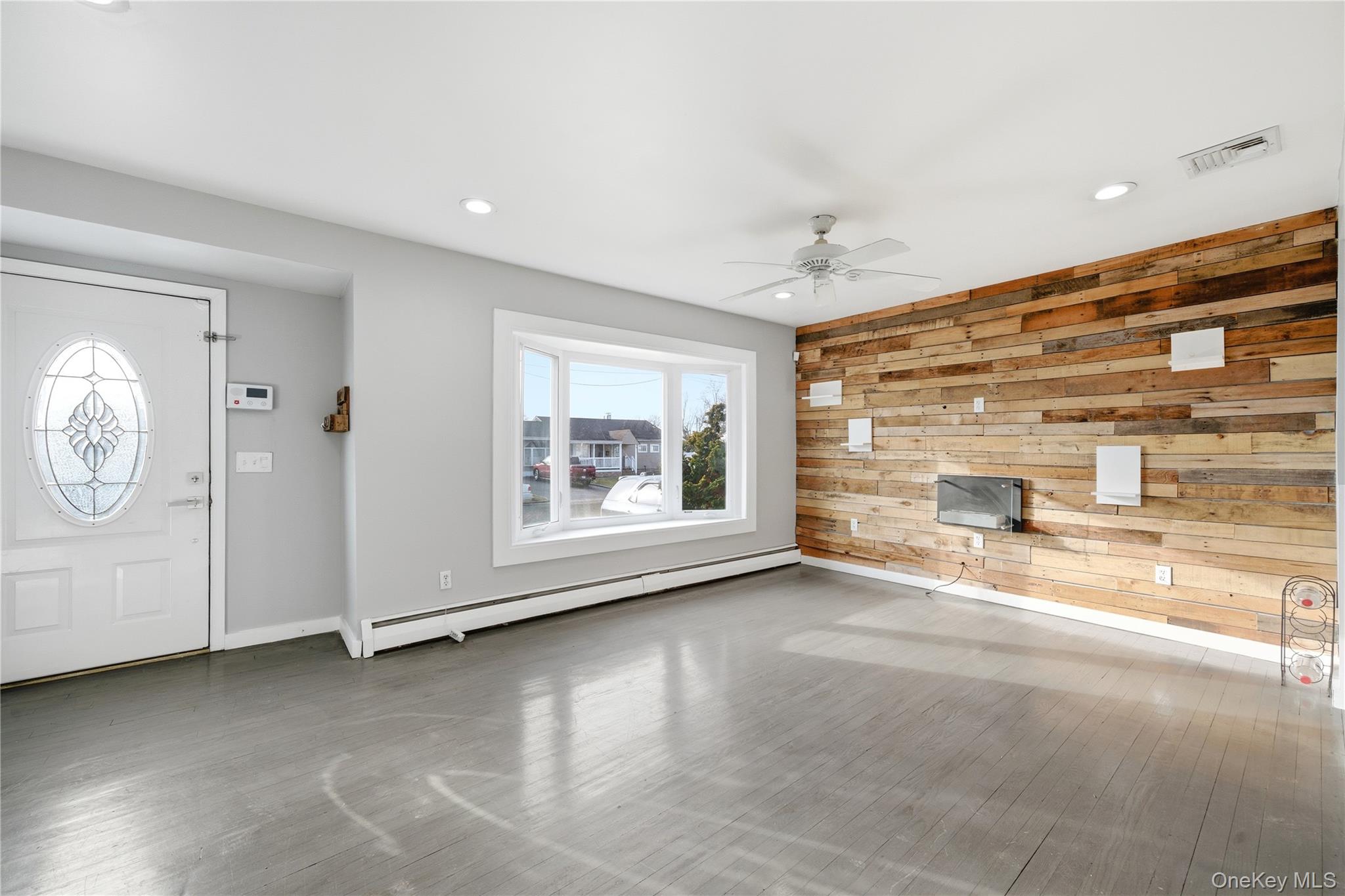 #5 photo, 57 Van Buren Street, 東長島 Brentwood , NY 11717