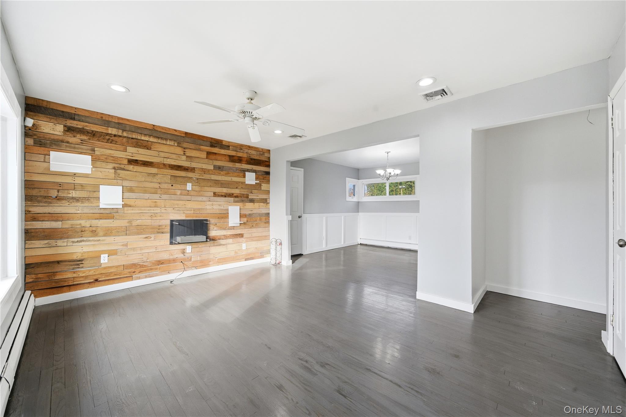 #6 photo, 57 Van Buren Street, 東長島 Brentwood , NY 11717