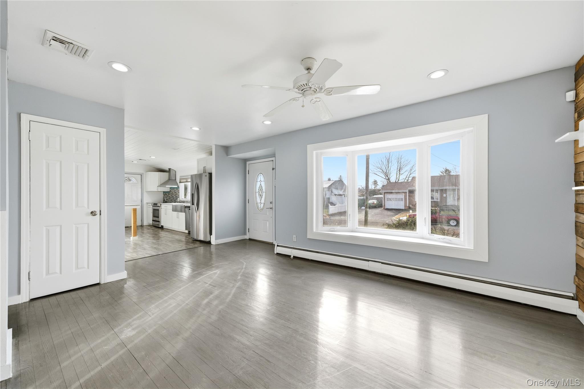 #7 photo, 57 Van Buren Street, 東長島 Brentwood , NY 11717