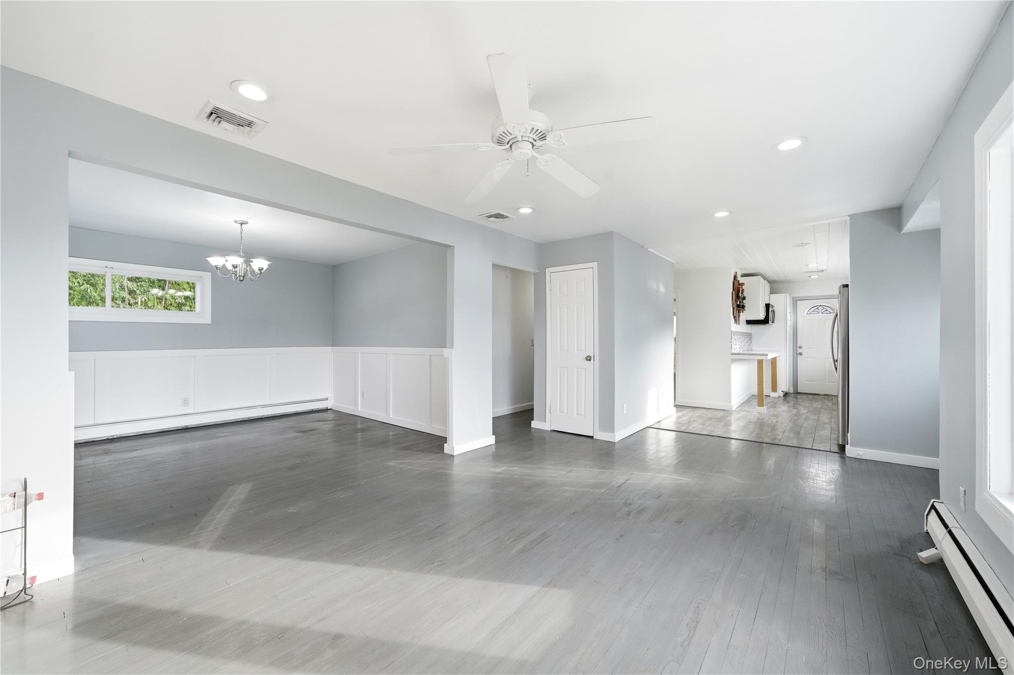 #8 photo, 57 Van Buren Street, 東長島 Brentwood , NY 11717