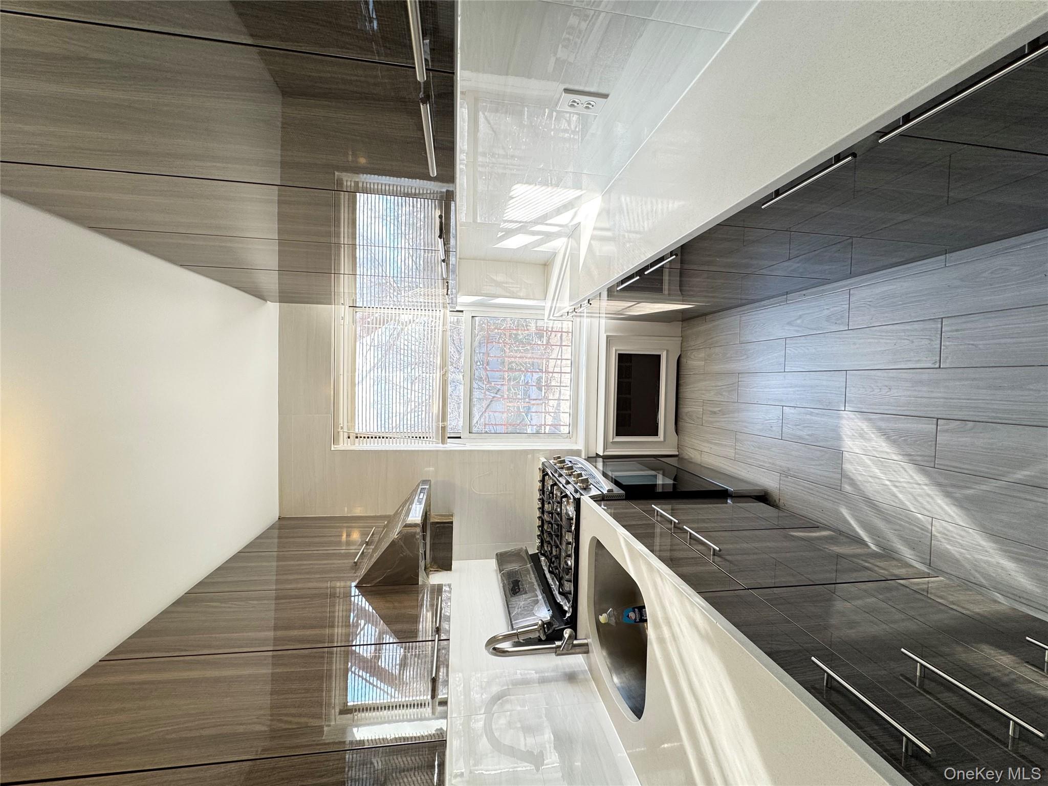 #9 photo, 68-09 138th Street, Flushing , NY 11367