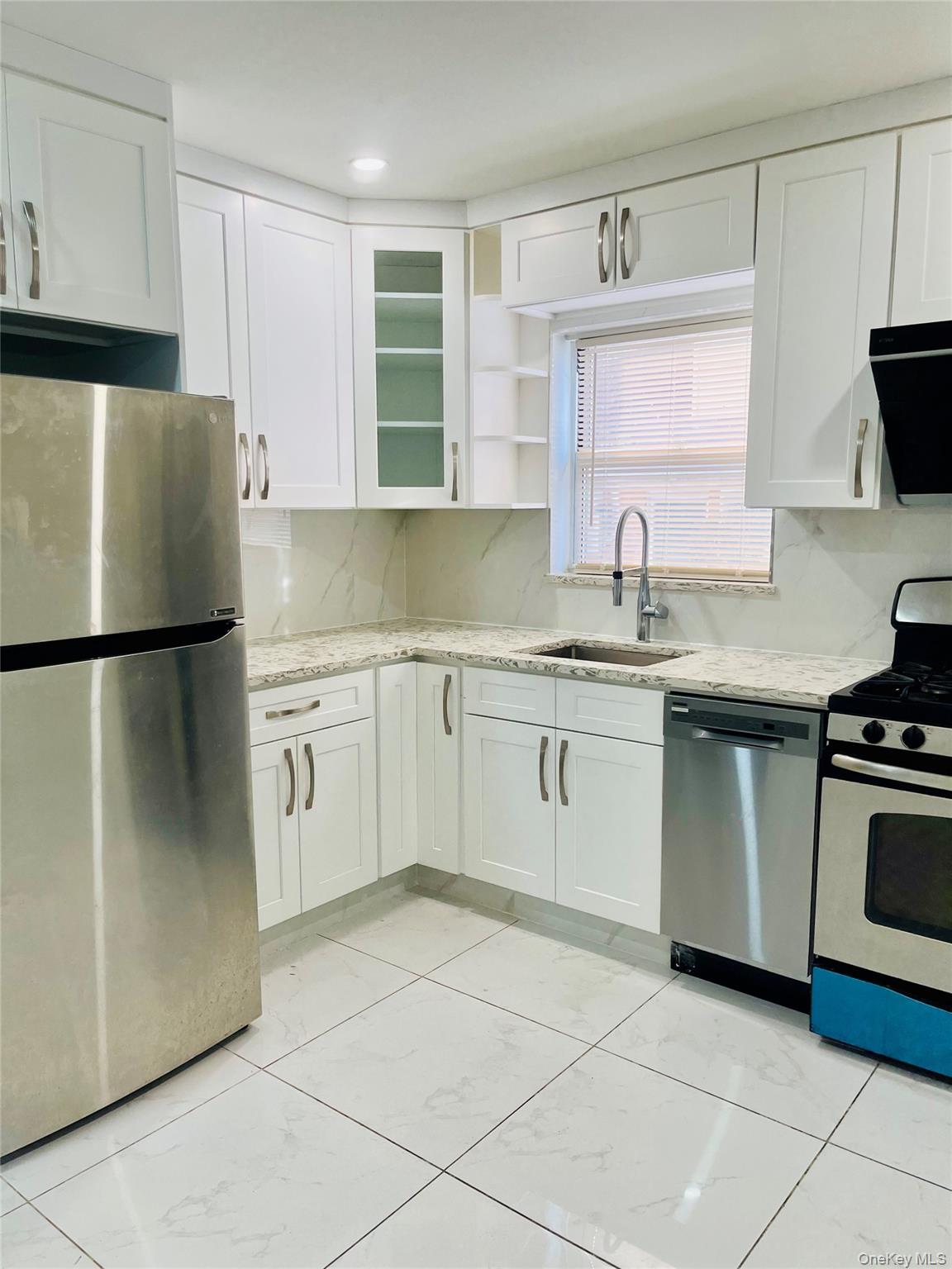 #3 photo, 15-42 Utopia Parkways, Whitestone , NY 11357