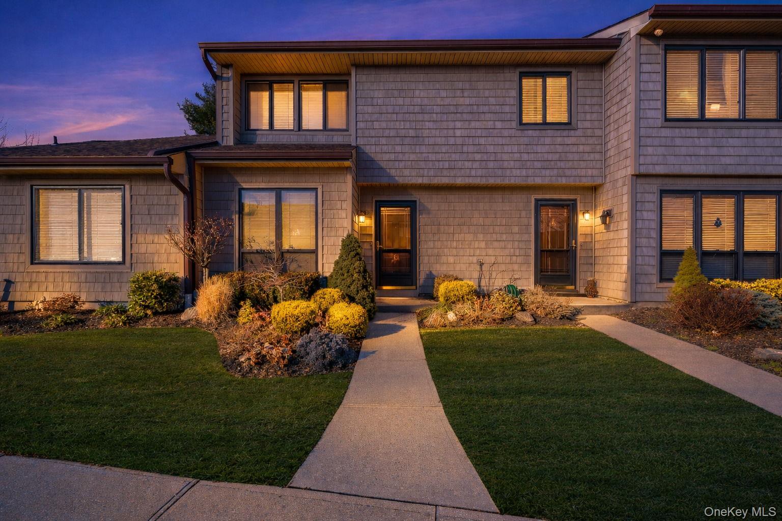 #1 photo, 29 Stanford Court, ناسو Wantagh , NY 11793