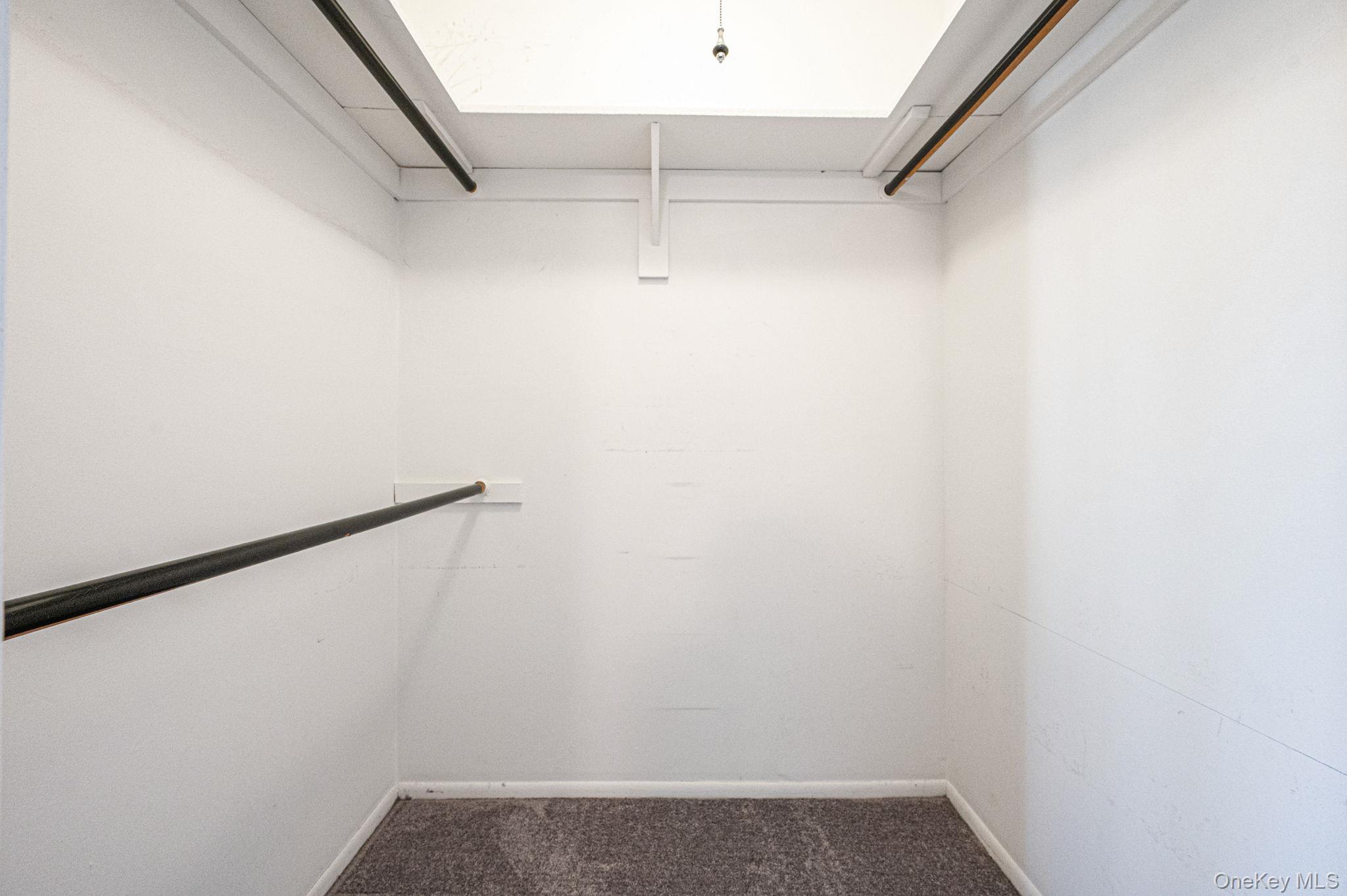 #17 photo, 29 Stanford Court, ناسو Wantagh , NY 11793