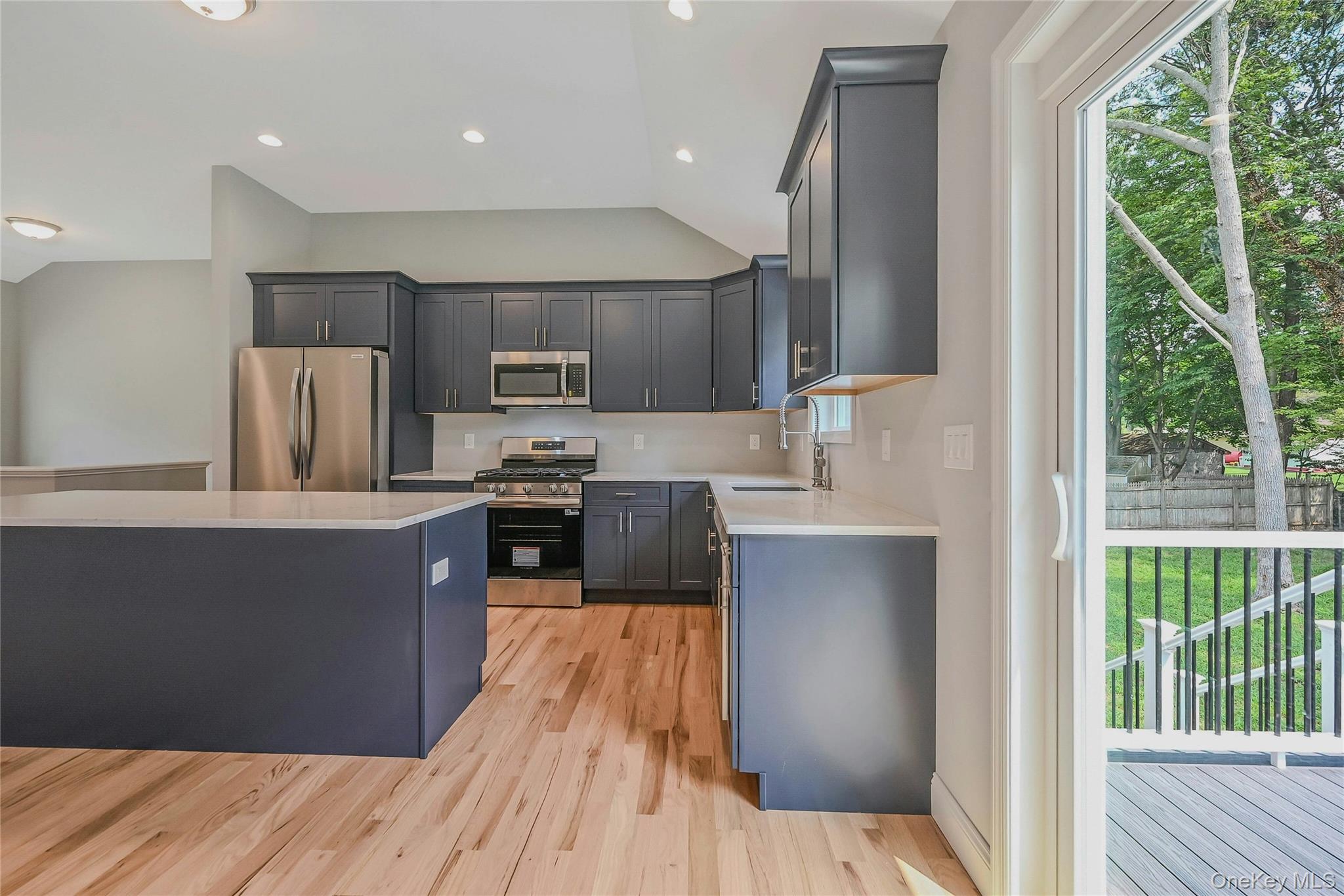 #13 photo, New Construction Second Street, 東長島 Moriches , NY 11955