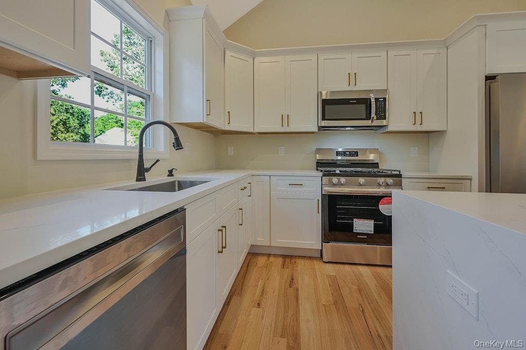 #14 photo, New Construction Second Street, 東長島 Moriches , NY 11955