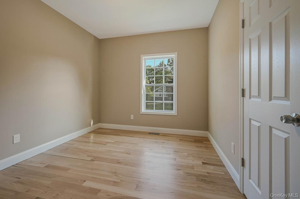 #19 photo, New Construction Second Street, 東長島 Moriches , NY 11955