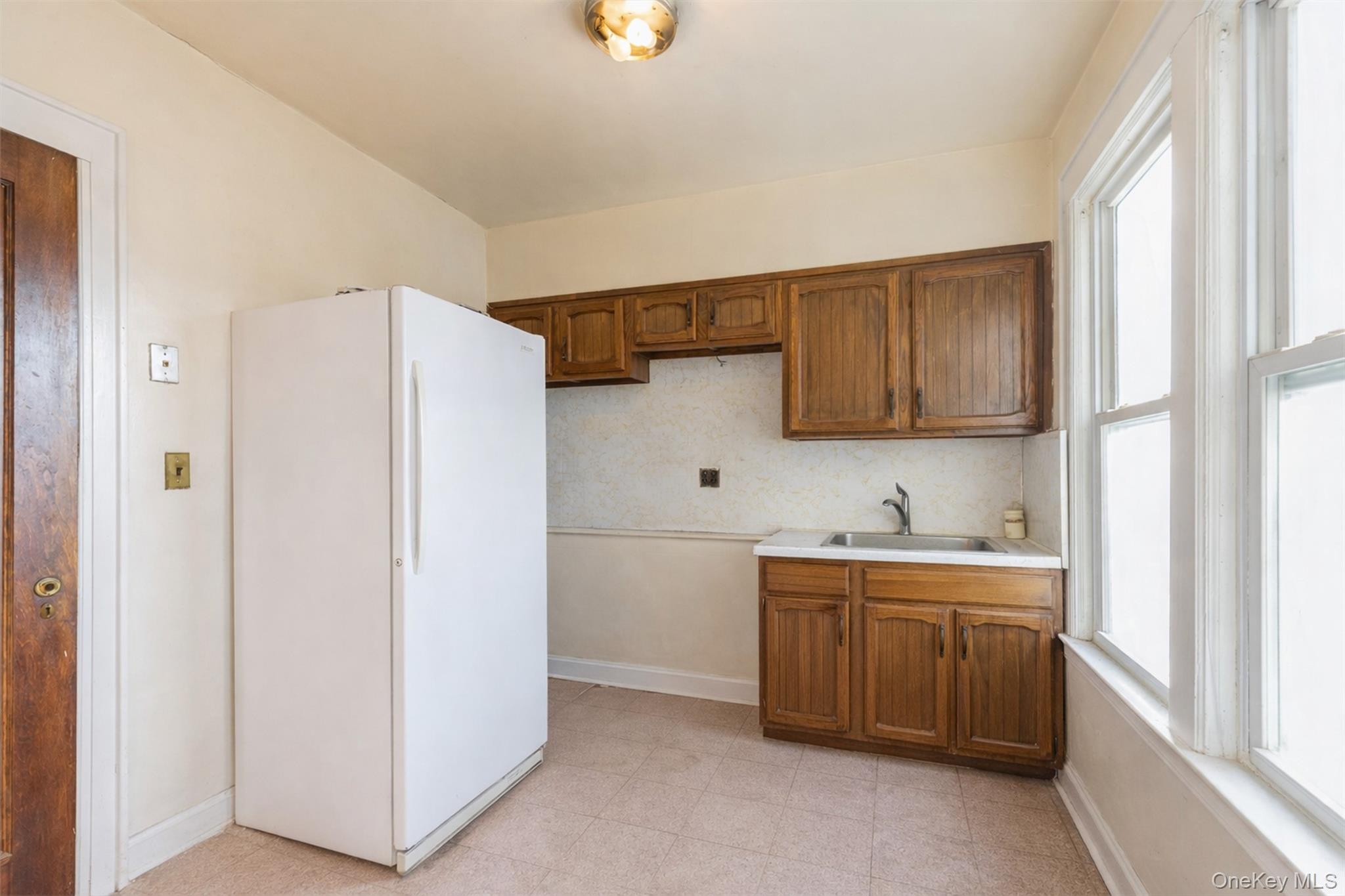 #7 photo, 717 E 37th Street, Brooklyn , NY 11203